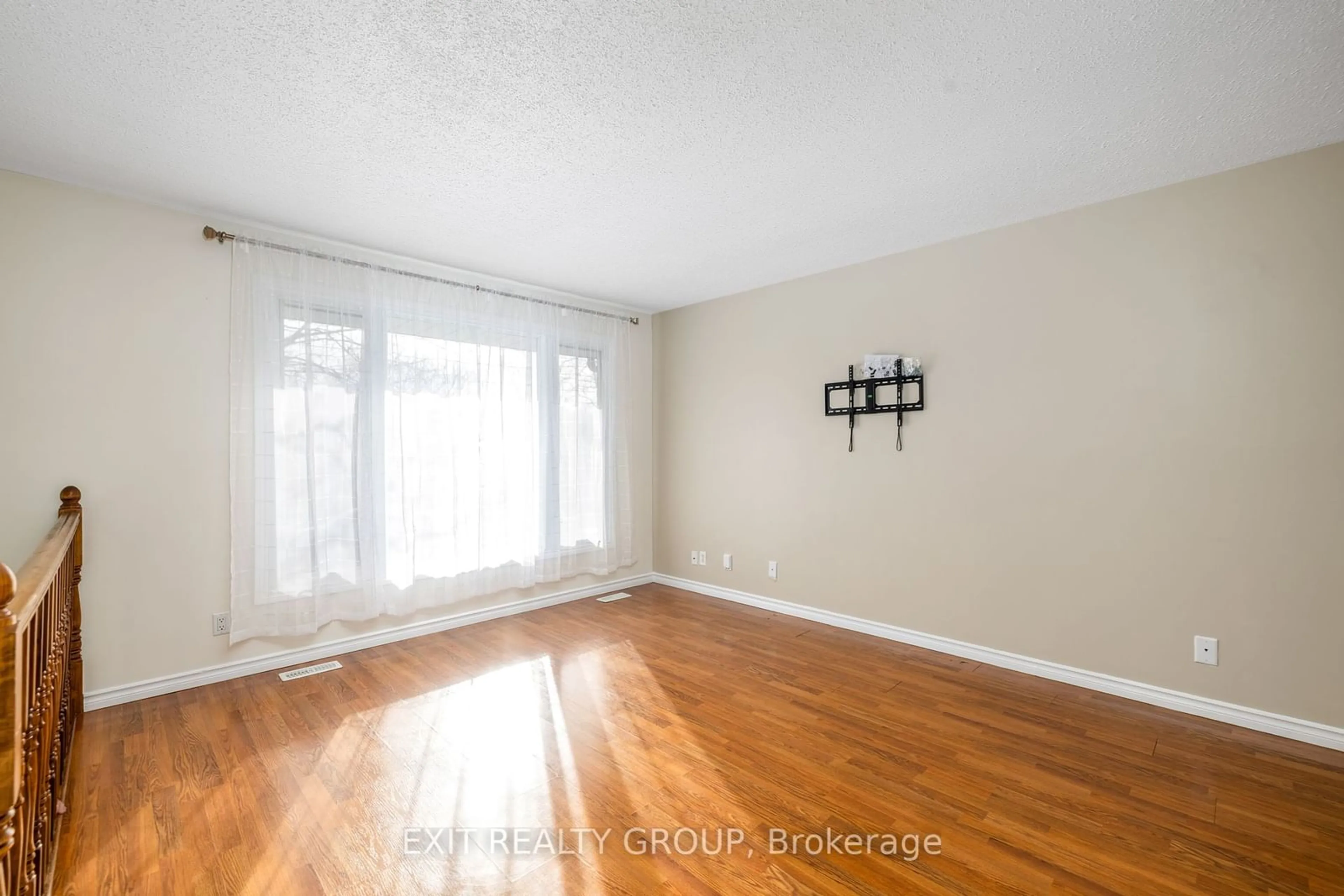 A pic of a room for 44 Van Alstine Dr, Quinte West Ontario K8V 6K8