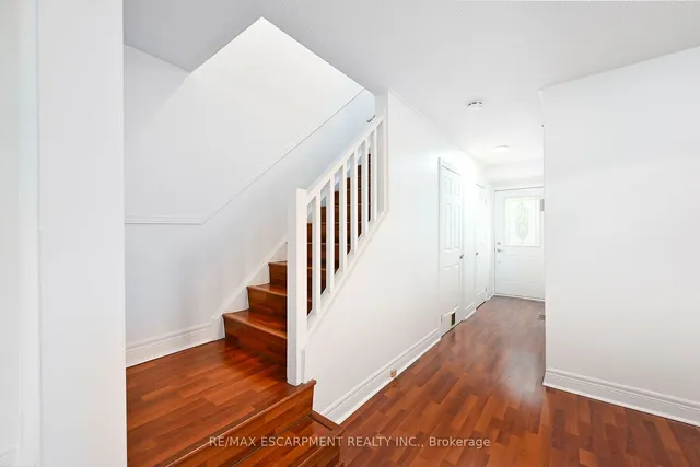Additional property image - 250 San Francisco Ave