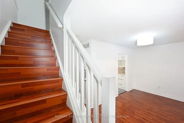 Additional property image - 250 San Francisco Ave