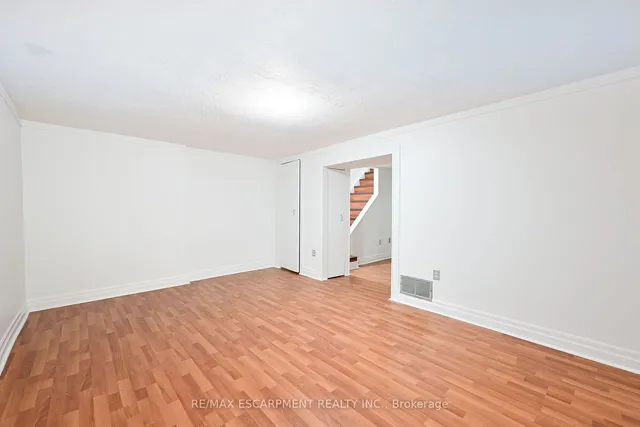 Additional property image - 250 San Francisco Ave