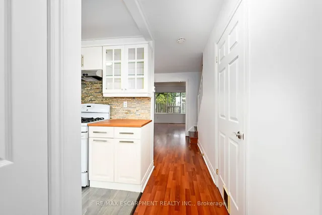 Additional property image - 250 San Francisco Ave