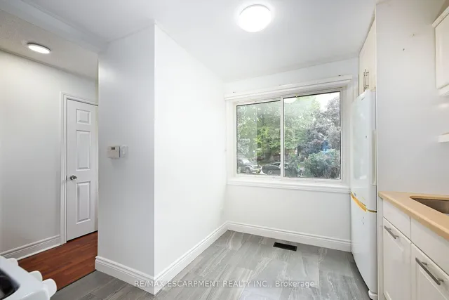 Additional property image - 250 San Francisco Ave