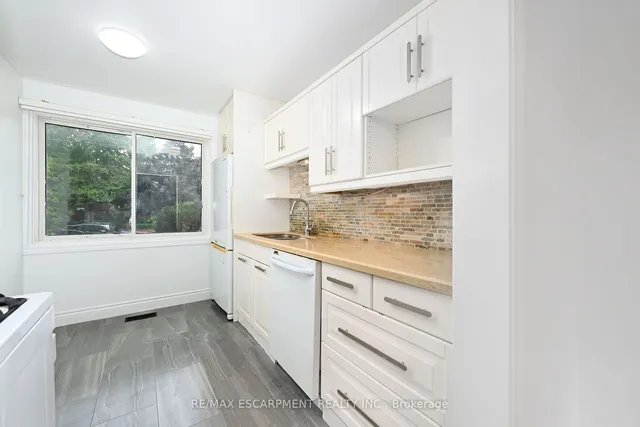 Additional property image - 250 San Francisco Ave