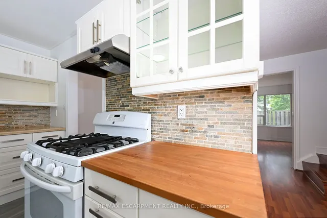 Additional property image - 250 San Francisco Ave