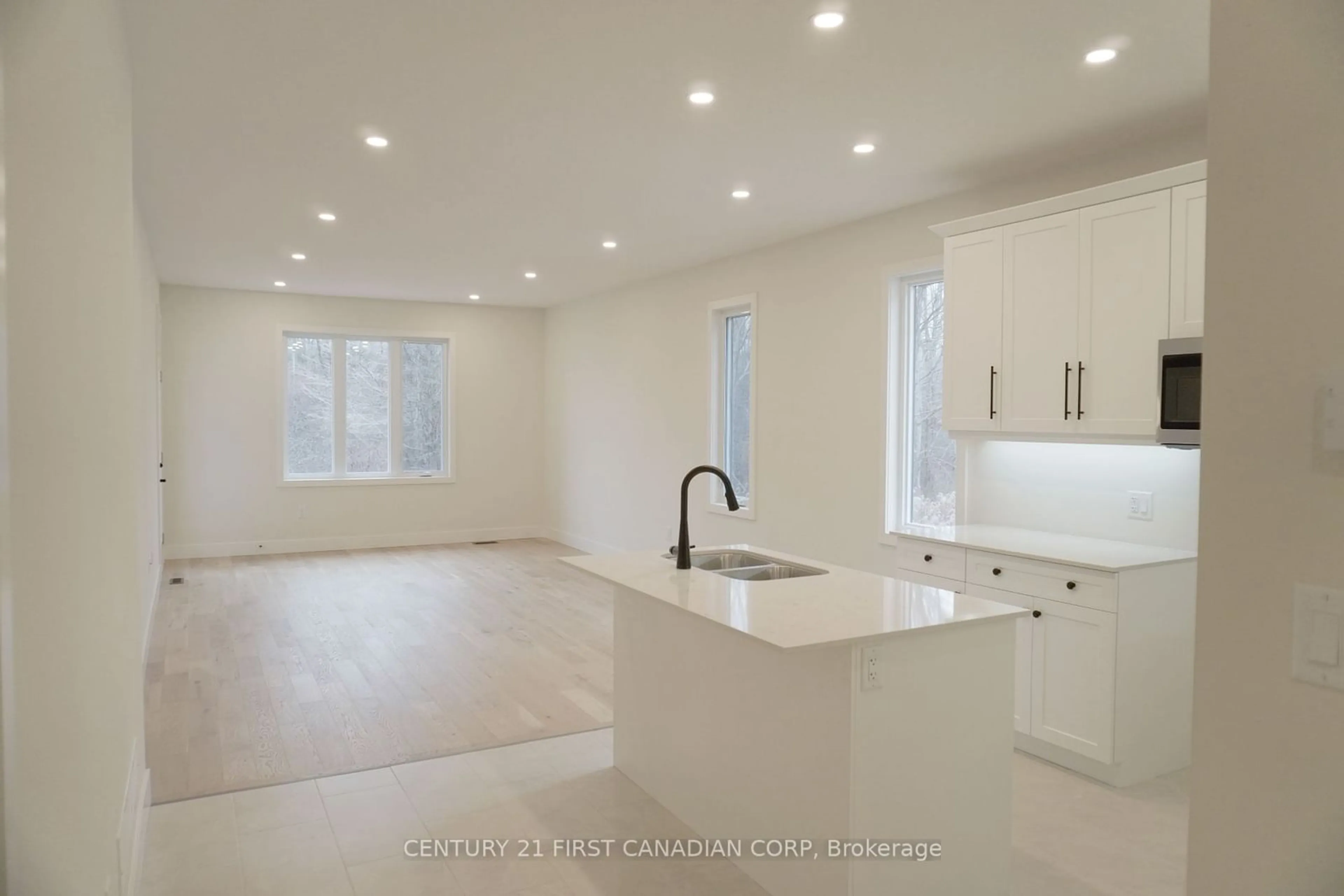 Open concept kitchen, ceramic/tile floor for 1960 EVANS Blvd #21, London Ontario N6M 0A2