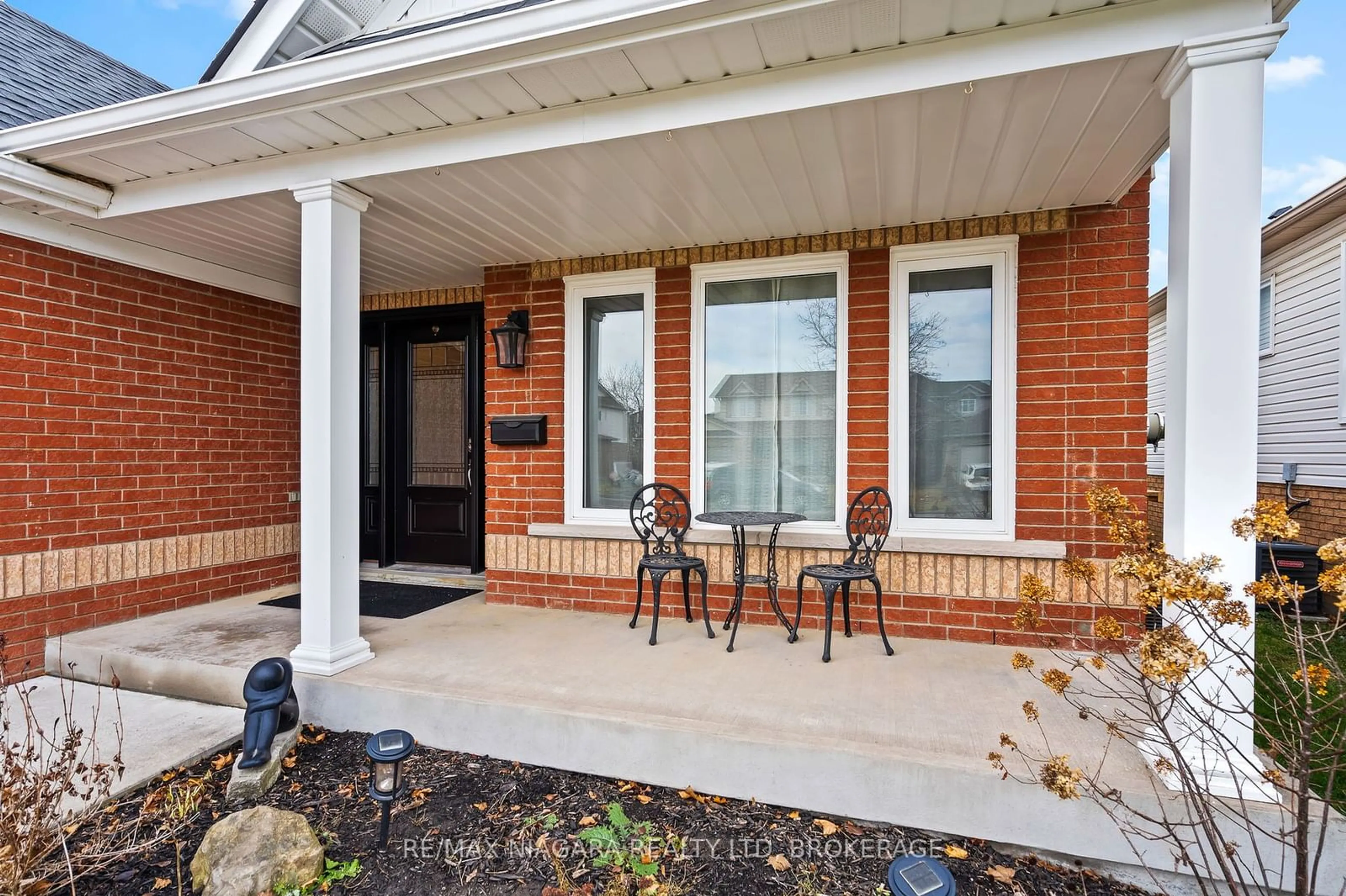 Home with brick exterior material, street for 107 Westland St, St. Catharines Ontario L2S 3X6