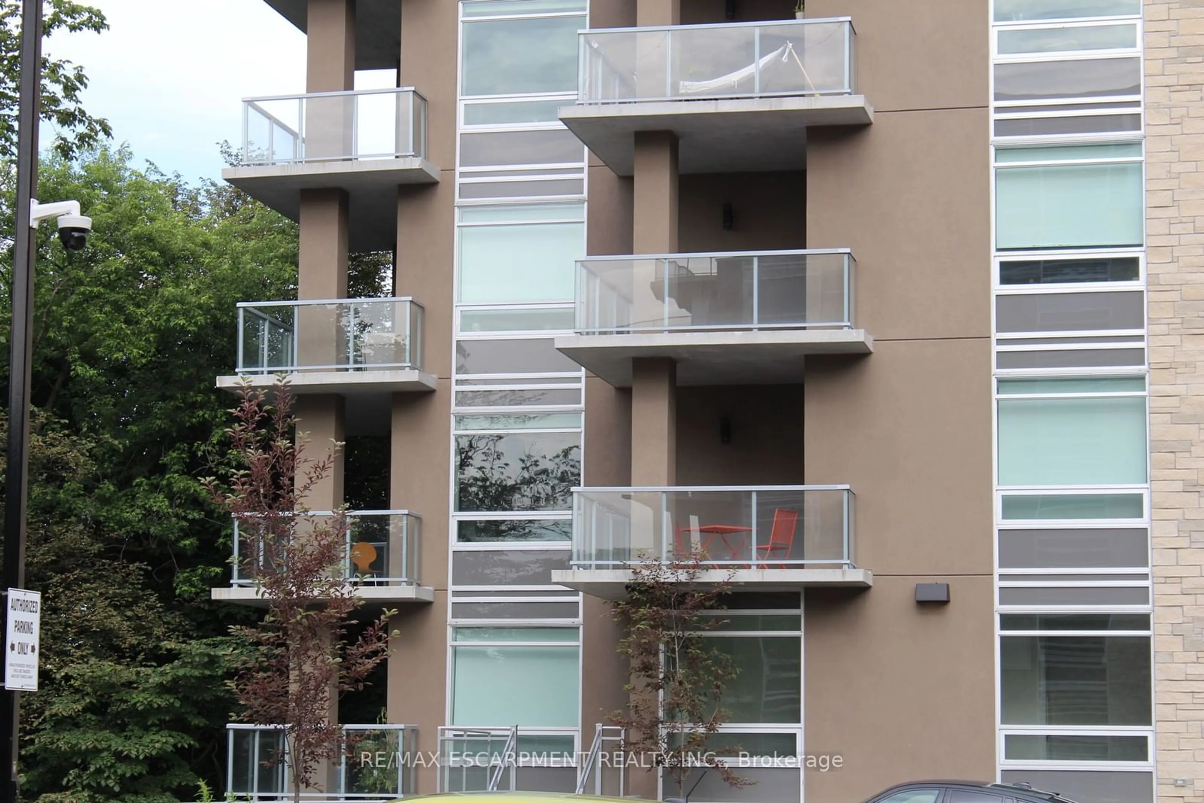 Balcony in the apartment, building for 479 Charlton Ave #308, Hamilton Ontario L8N 0B4