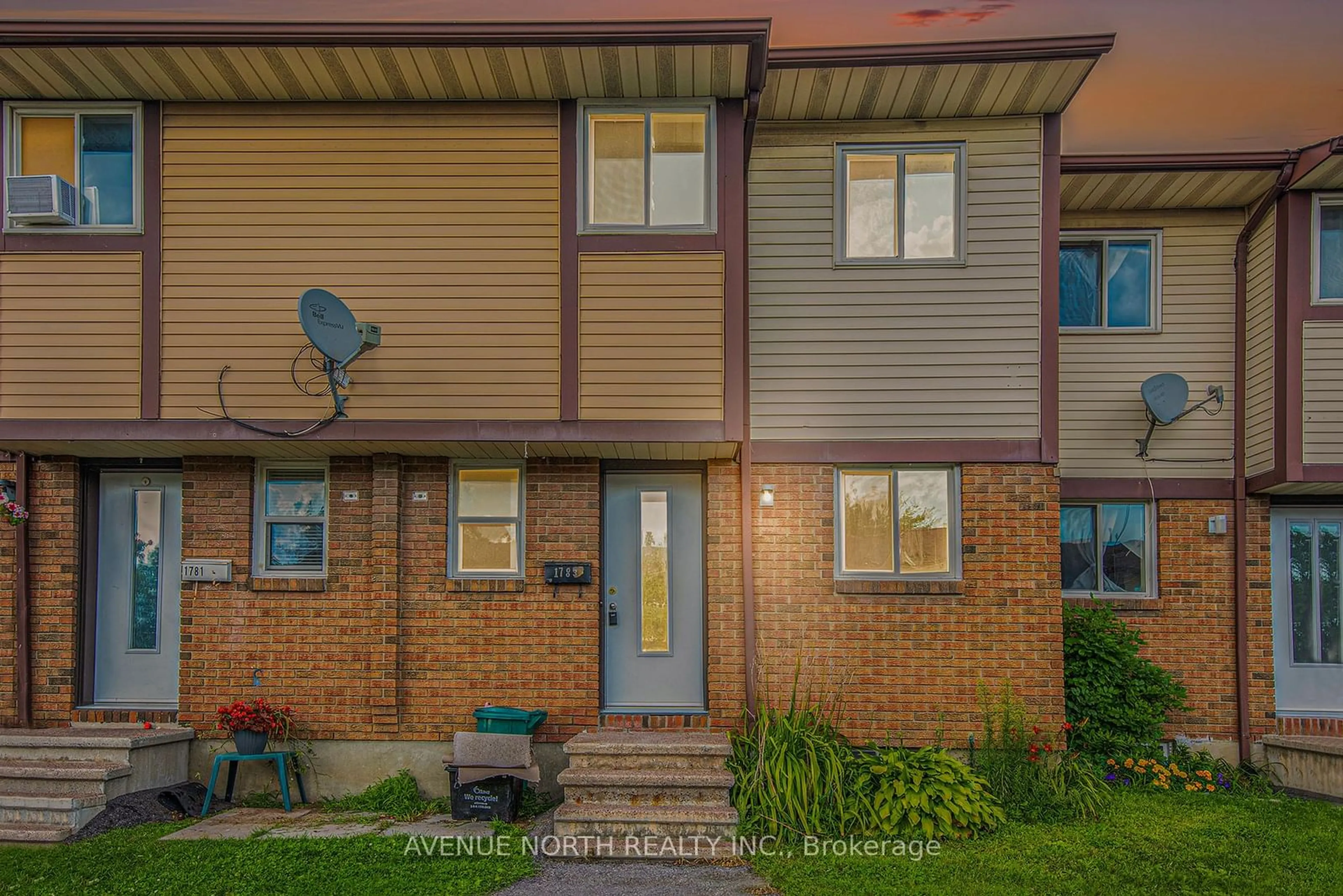 Home with brick exterior material, street for 1786 Dondale St, Cyrville - Carson Grove - Pineview Ontario K1B 5H8