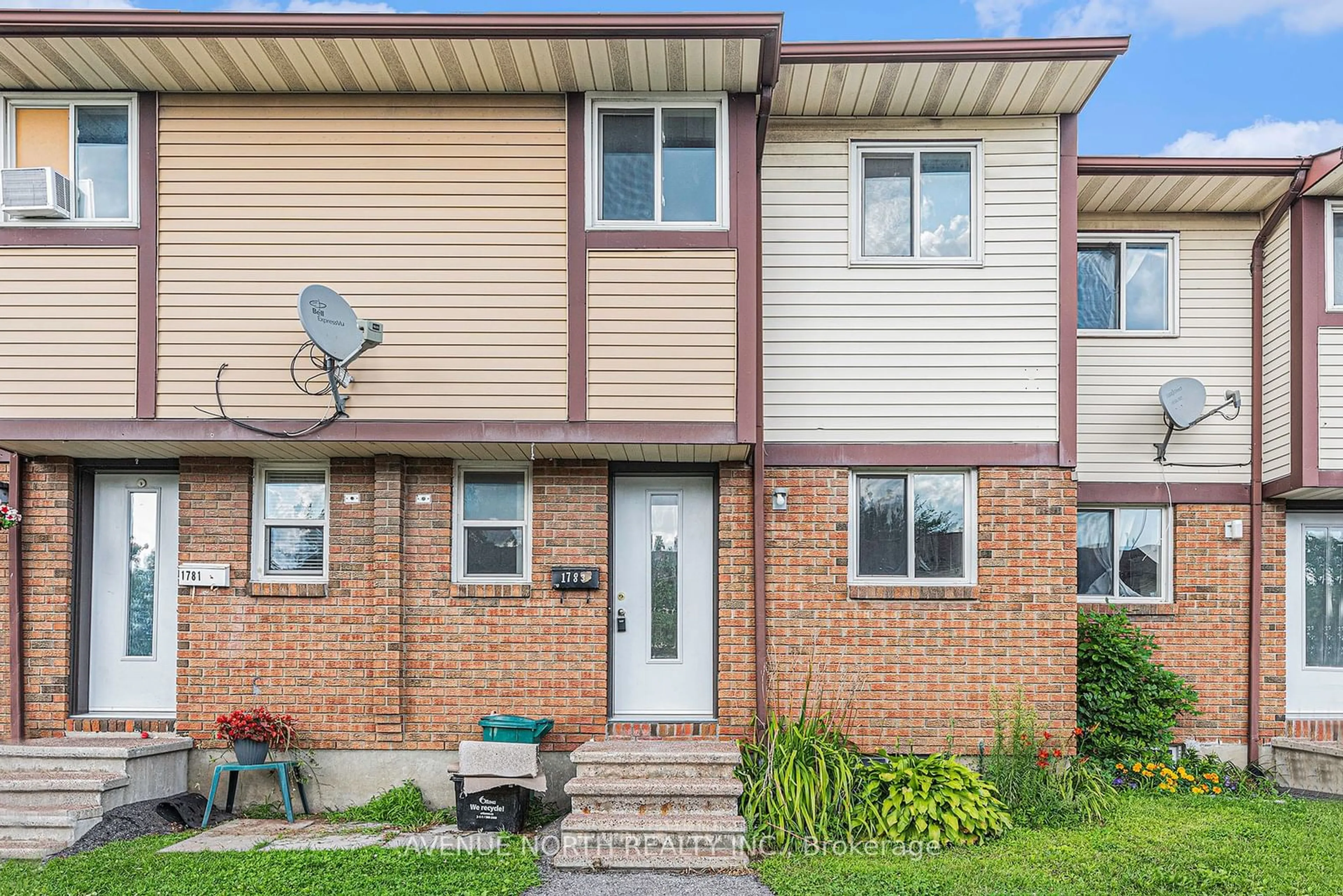 Home with brick exterior material, street for 1786 Dondale St, Cyrville - Carson Grove - Pineview Ontario K1B 5H8