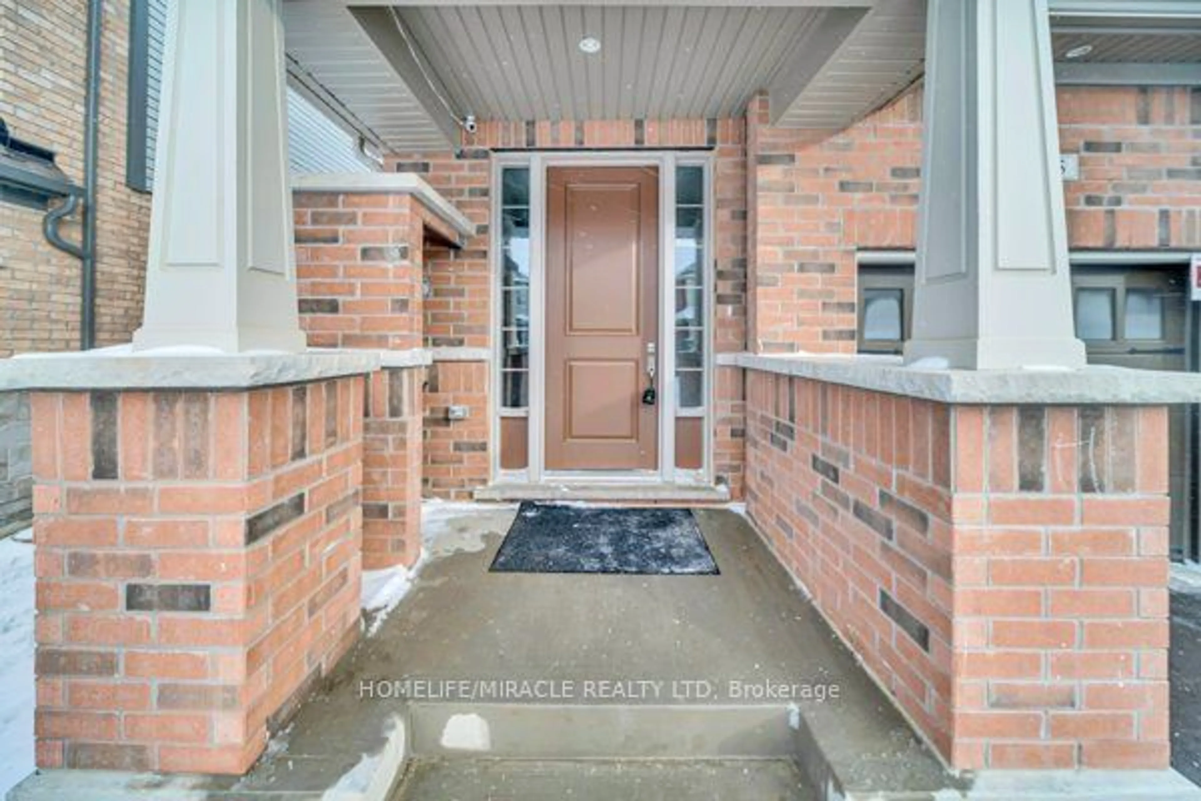 Indoor entryway for 85 grassbourne Ave, Kitchener Ontario N2R 0S5