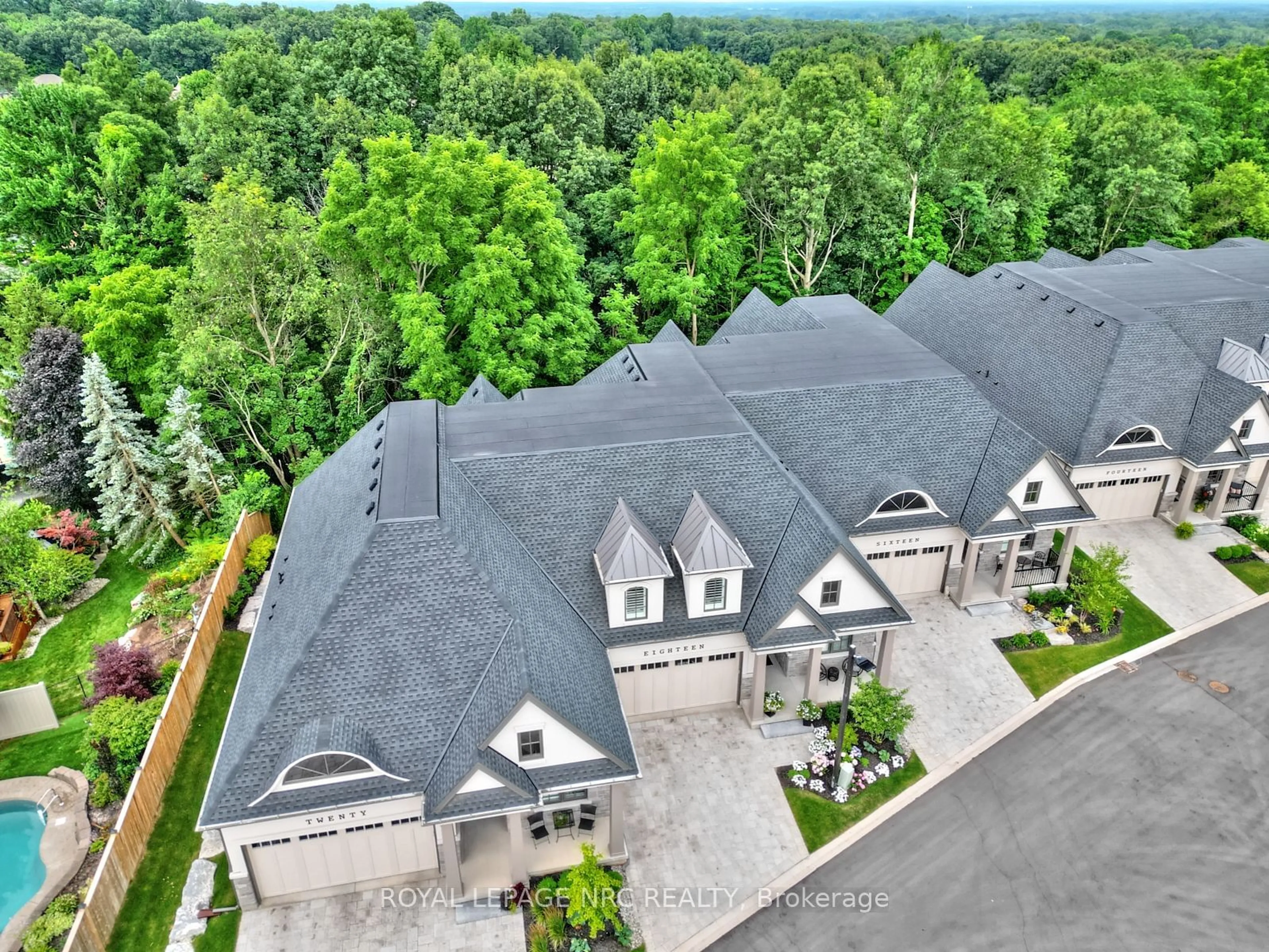 A pic from outside/outdoor area/front of a property/back of a property/a pic from drone, mountain view for 190 CANBORO Rd #18, Pelham Ontario L0S 1E0