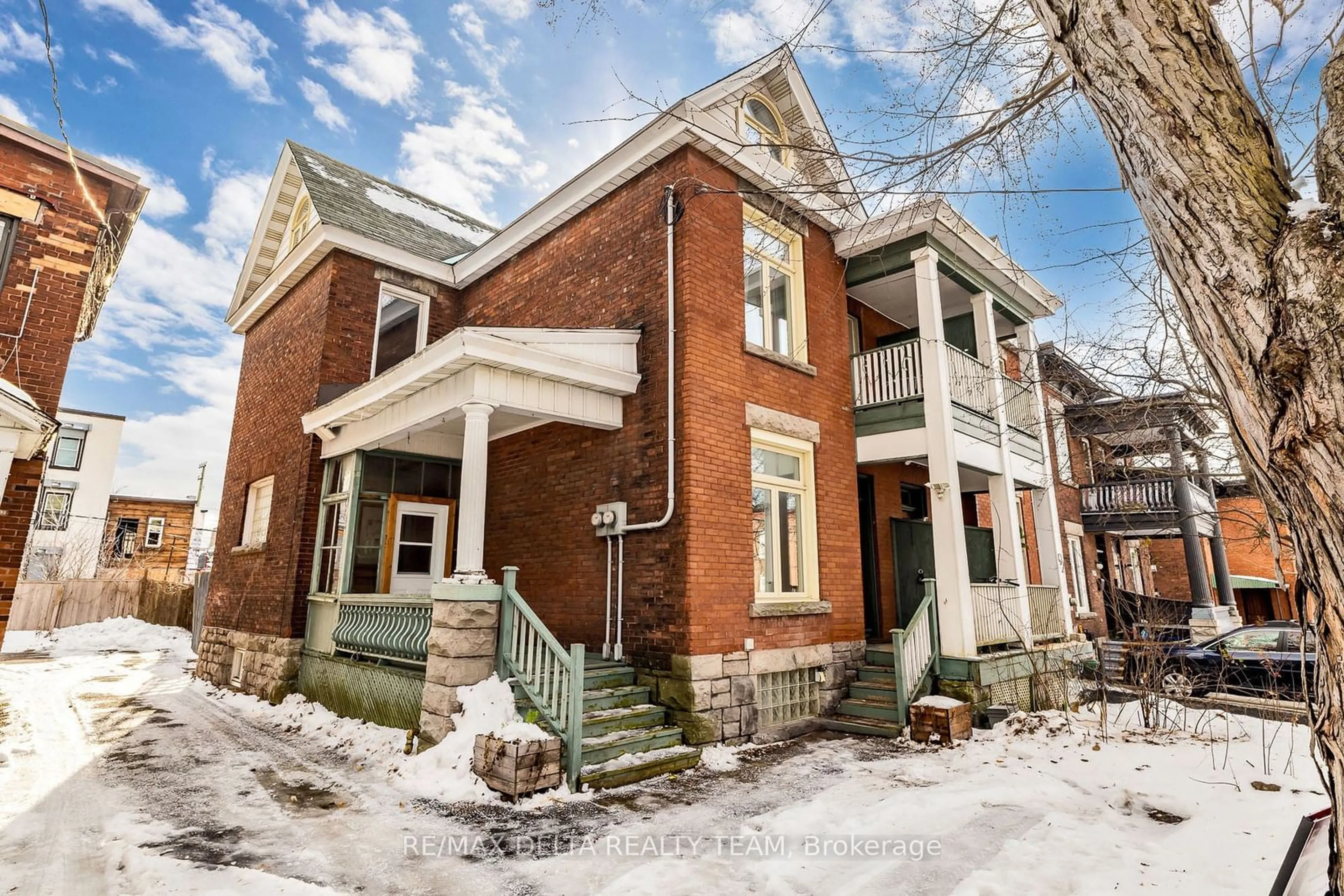 Home with brick exterior material, building for 90 Spruce St, West Centre Town Ontario K1R 6N9