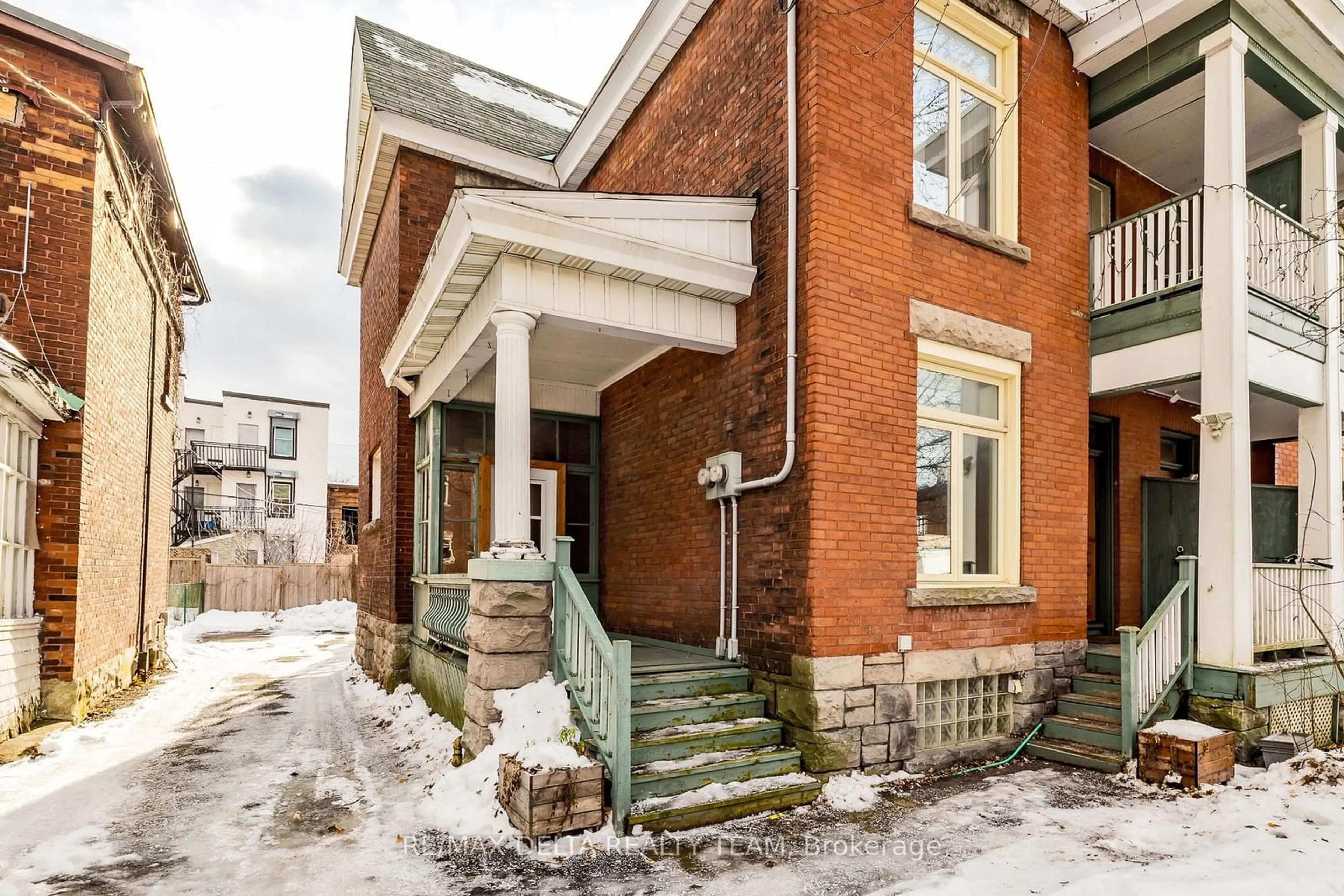 Home with brick exterior material, street for 90 Spruce St, West Centre Town Ontario K1R 6N9