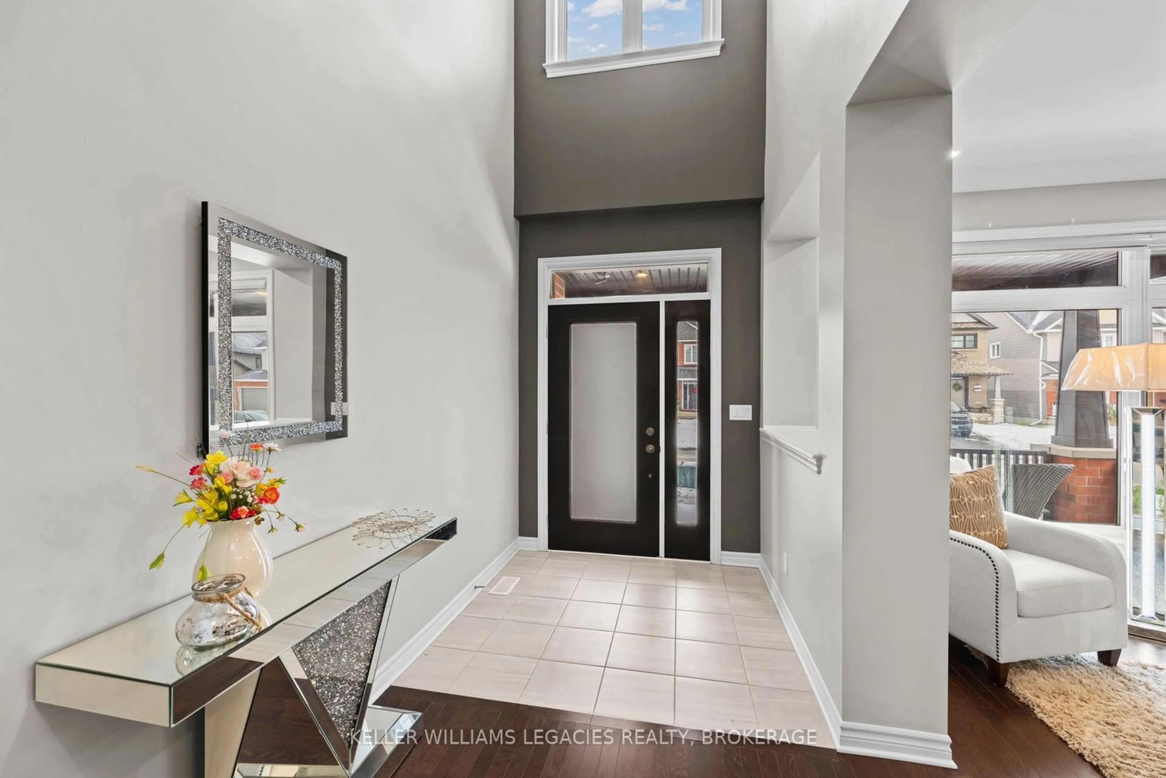 Indoor entryway for 713 Riverview Way, Kingston Ontario K7K 0J3