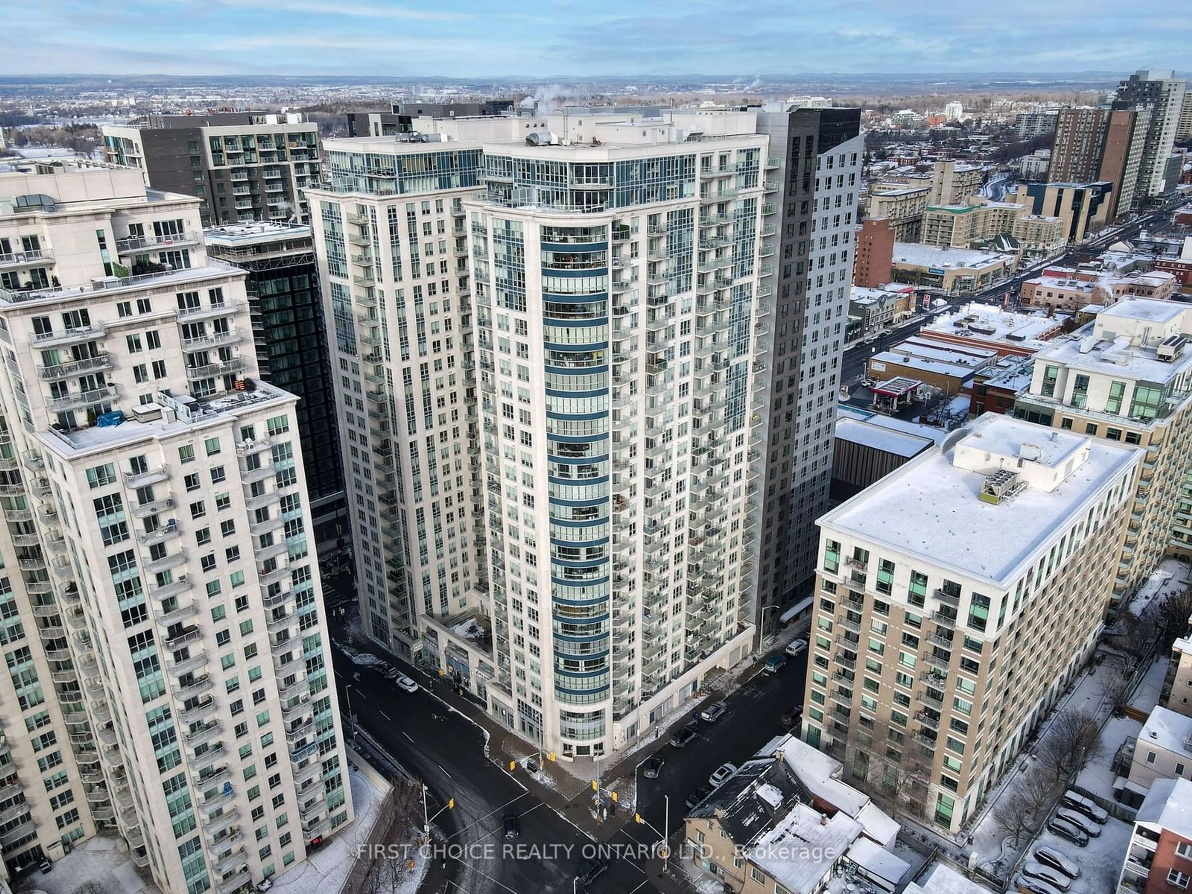 A pic from outside/outdoor area/front of a property/back of a property/a pic from drone, city buildings view from balcony for 195 Besserer St #2701, Lower Town - Sandy Hill Ontario K1N 0B6