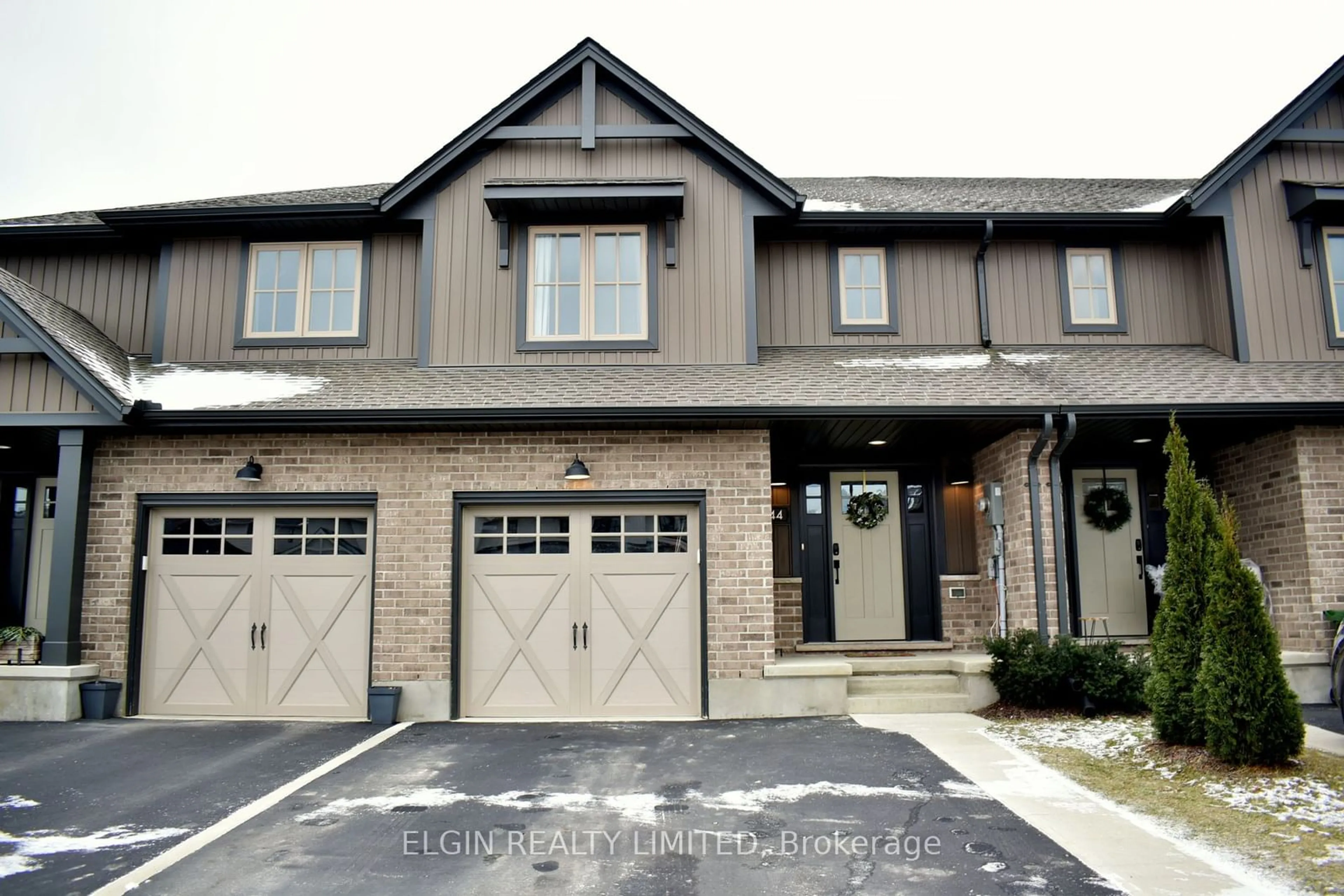 Home with brick exterior material, street for 44 Charter Creek Crt, St. Thomas Ontario N5R 0L3