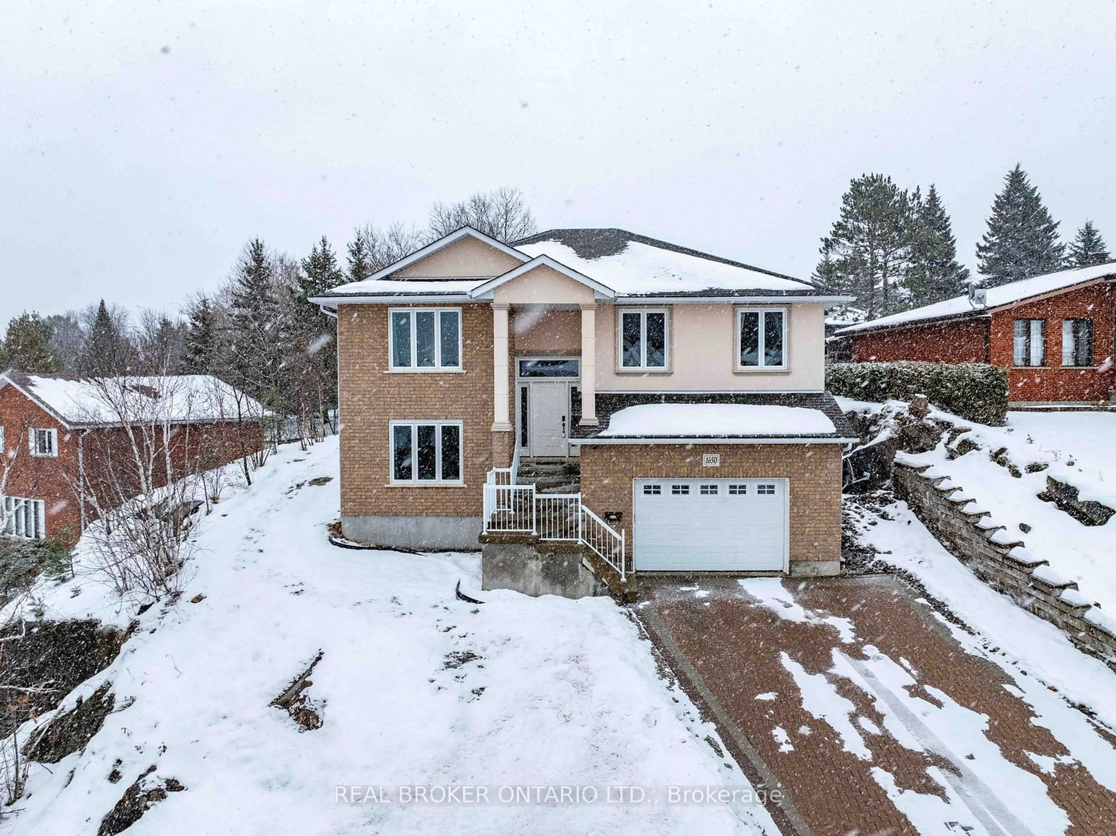 A pic from outside/outdoor area/front of a property/back of a property/a pic from drone, street for 1650 Skyward Dr, Greater Sudbury Ontario P3E 5M1