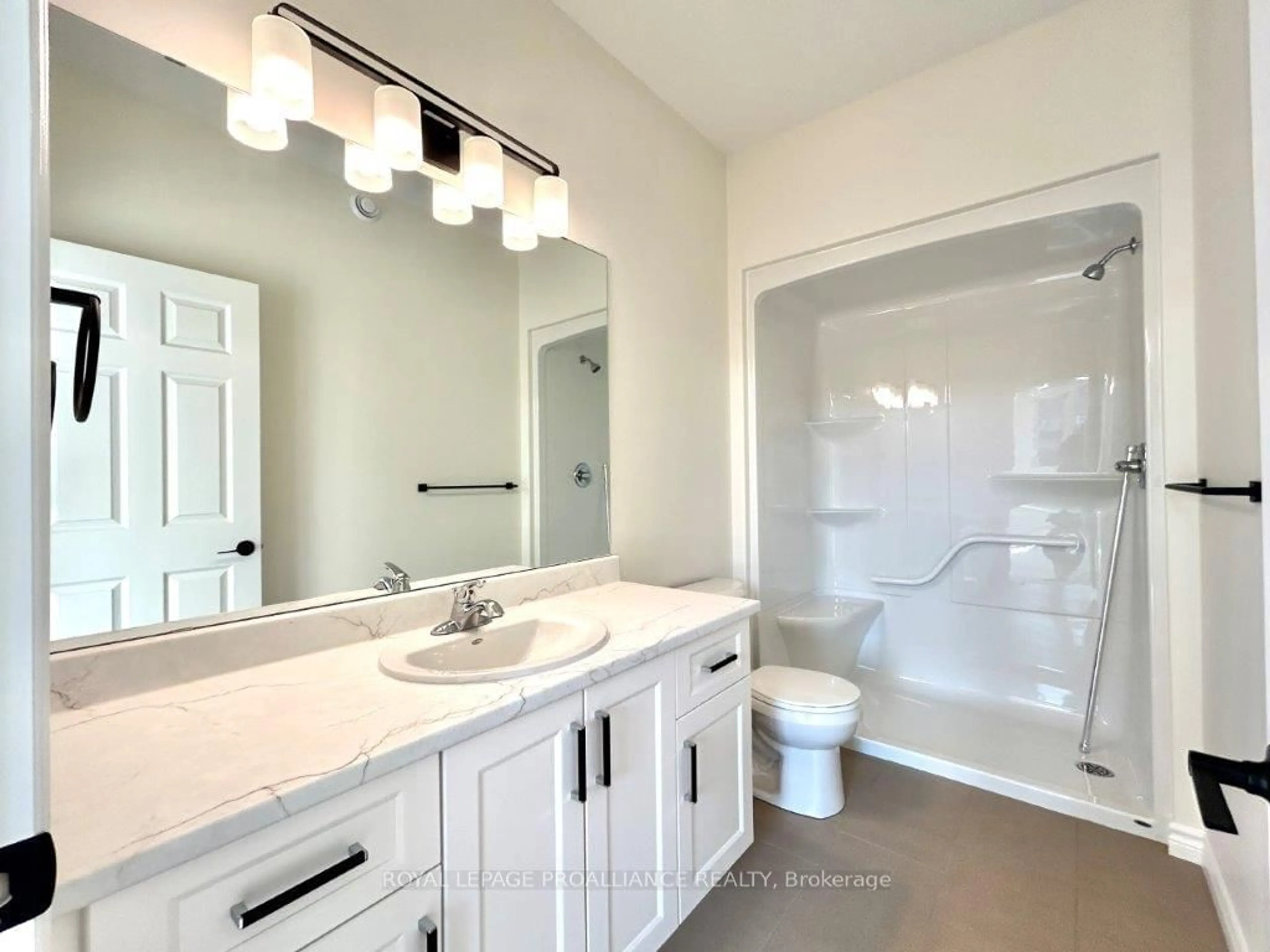 Contemporary bathroom, ceramic/tile floor for 37 Athabaska Dr, Belleville Ontario K8N 0T1