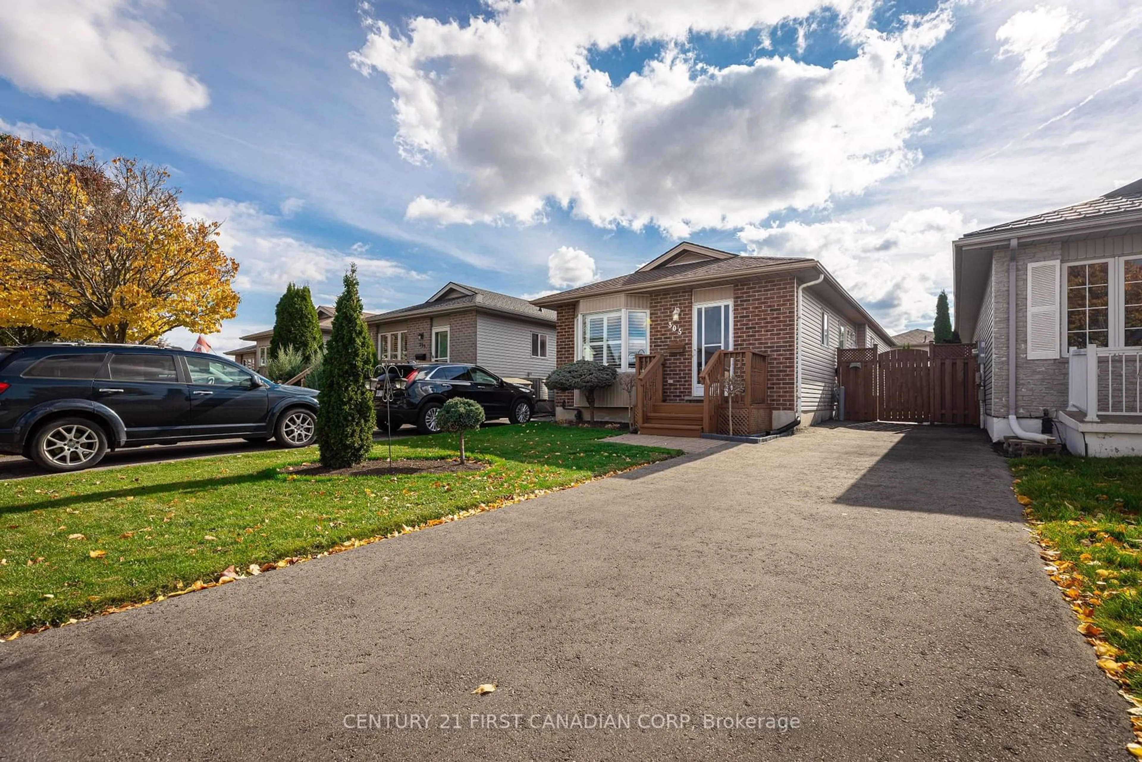 A pic from outside/outdoor area/front of a property/back of a property/a pic from drone, street for 305 Simpson Cres, London Ontario N5V 5E1