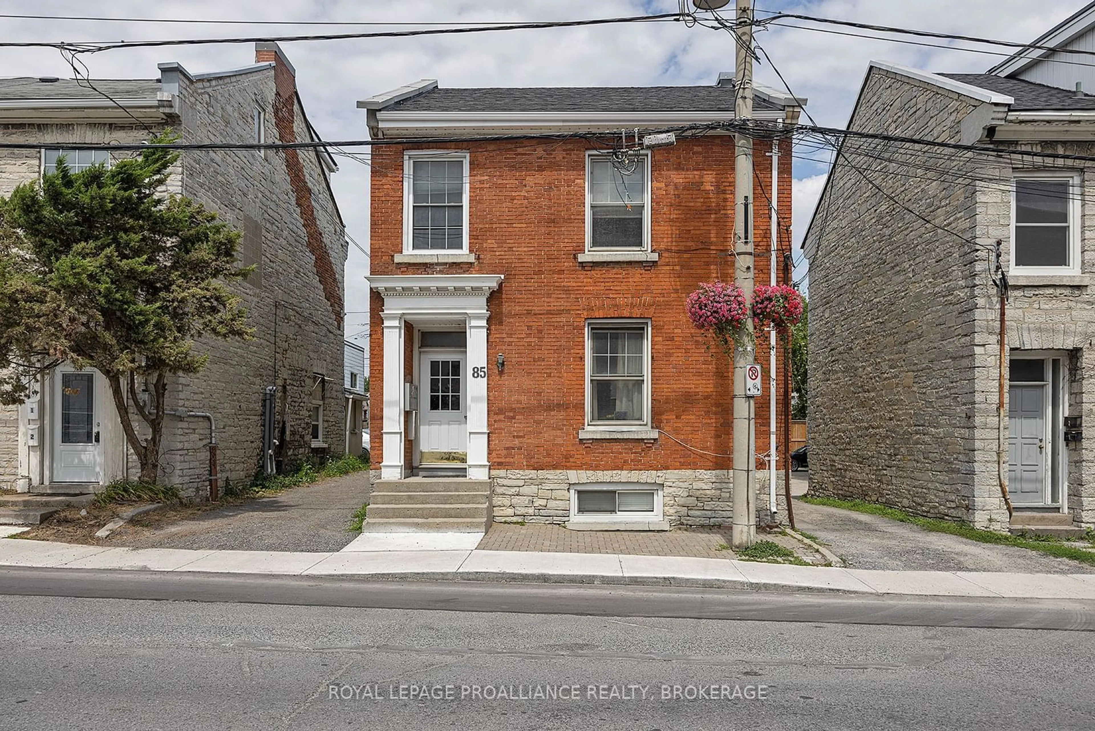 Home with brick exterior material, street for 85 QUEEN St, Kingston Ontario K7K 1A5