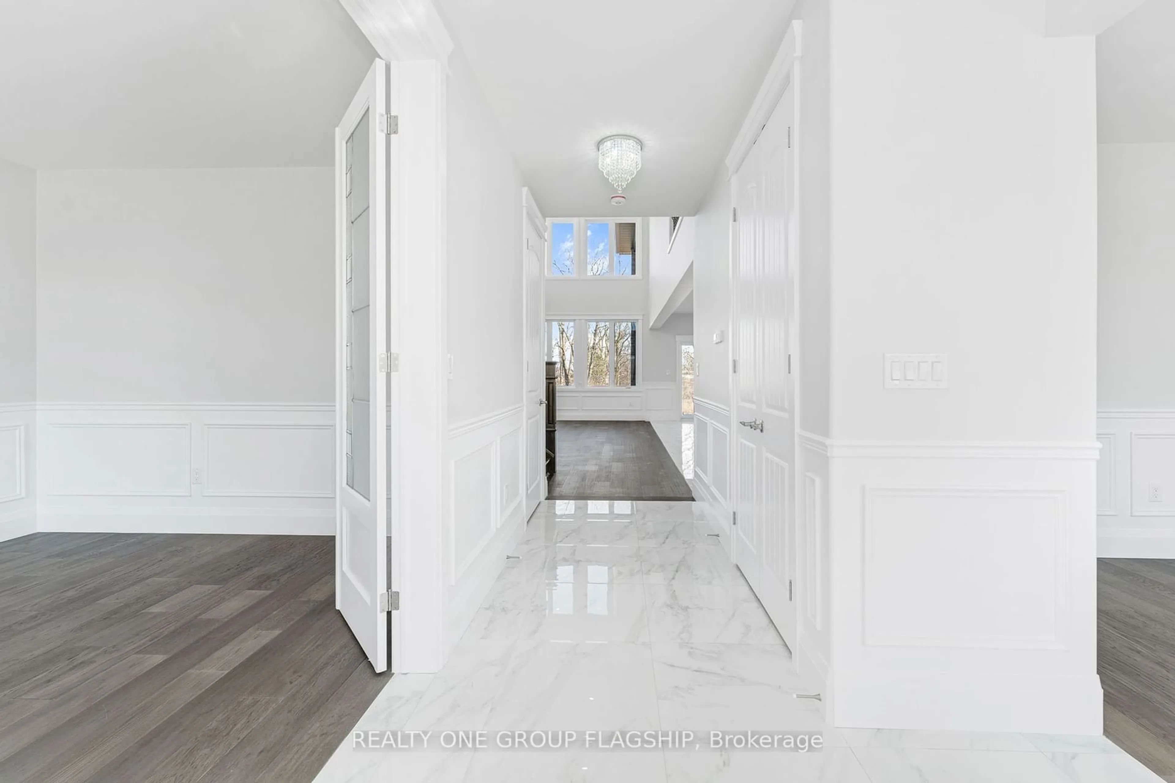 Indoor entryway for 322 Benson Crt, Amherstburg Ontario N9V 0G7