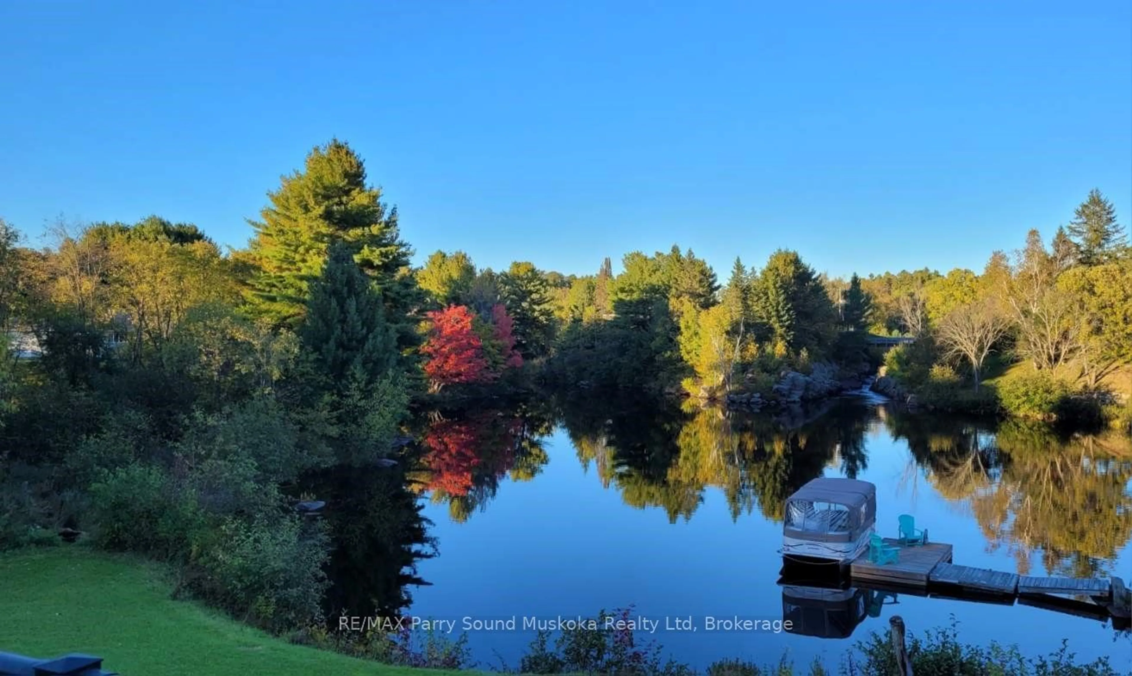 A pic from outside/outdoor area/front of a property/back of a property/a pic from drone, water/lake/river/ocean view for 126 Broadbent Rd, McKellar Ontario P2A 0B5