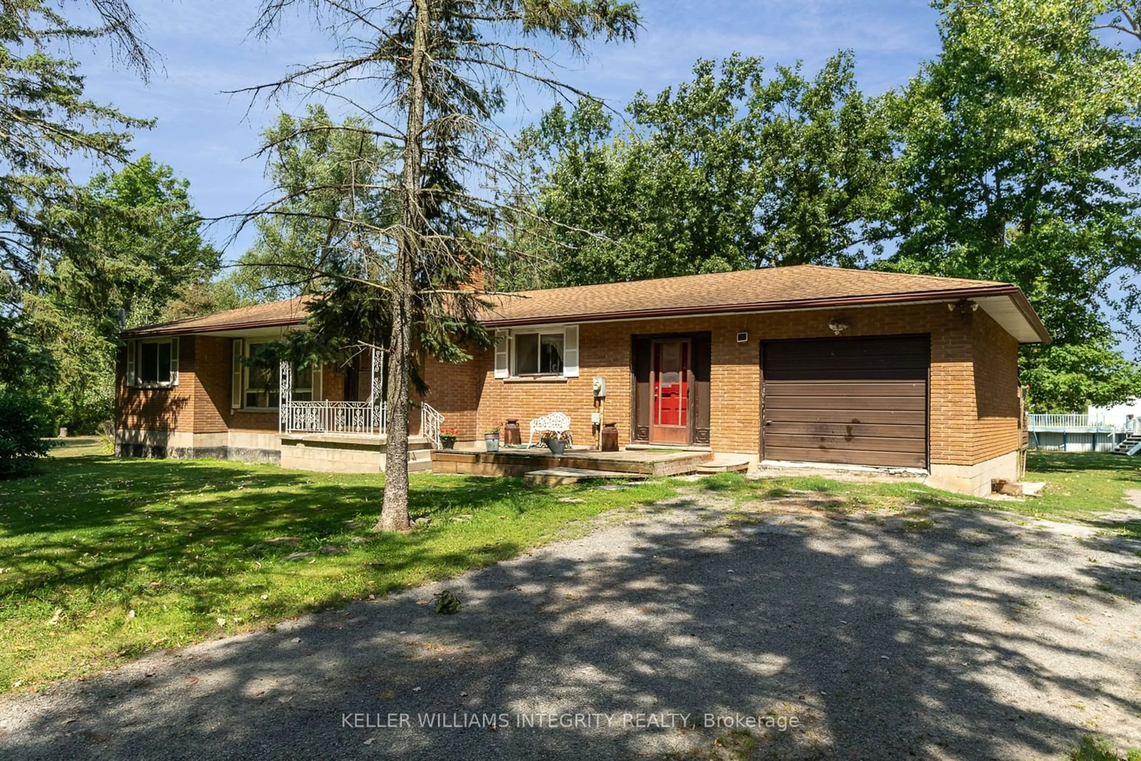 Home with brick exterior material, street for 5801 Bossert Rd, Niagara Falls Ontario L2E 6S6