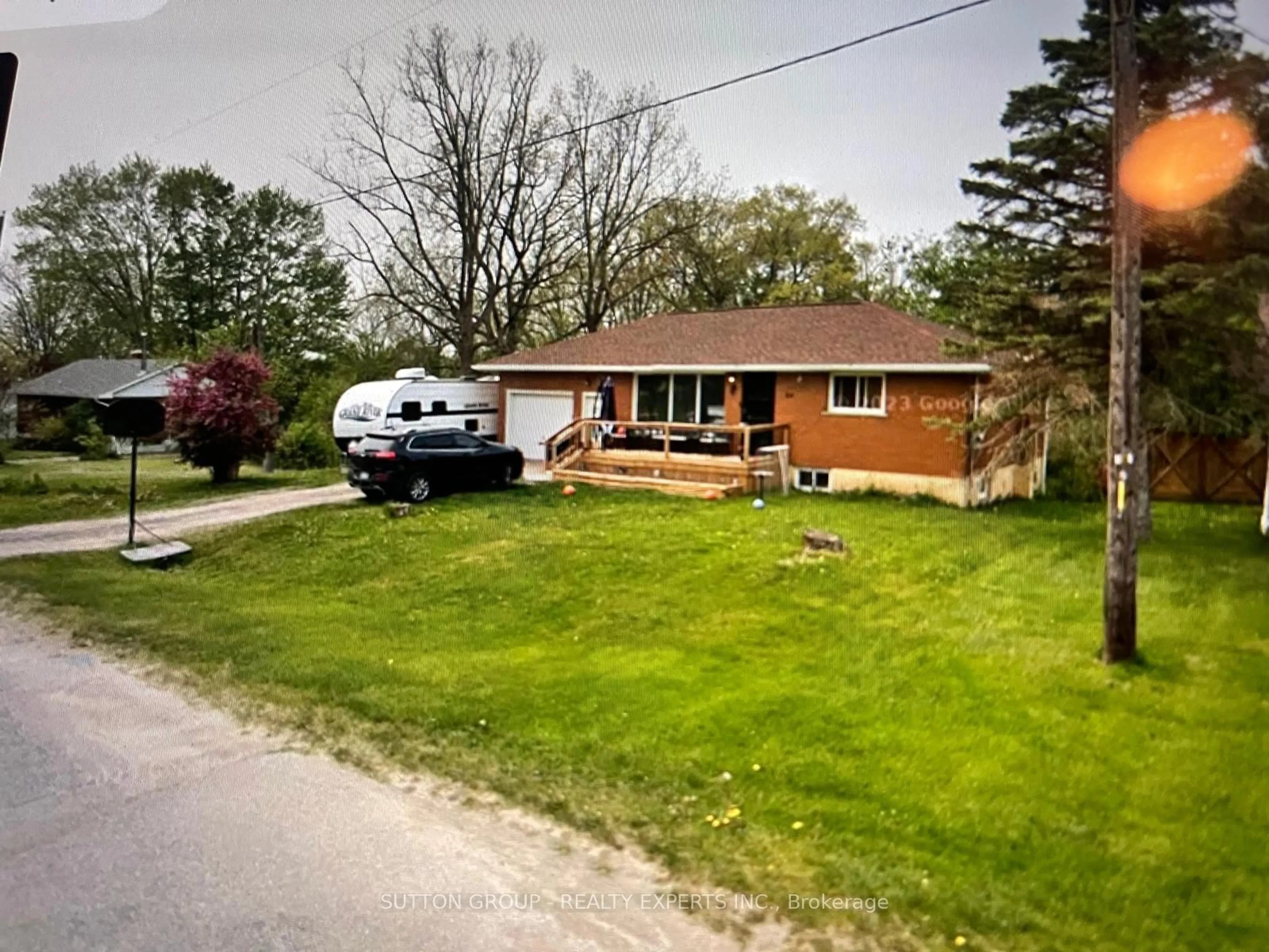 A pic from outside/outdoor area/front of a property/back of a property/a pic from drone, street for 40 Spruce St, South-West Oxford Ontario N0J 1A0