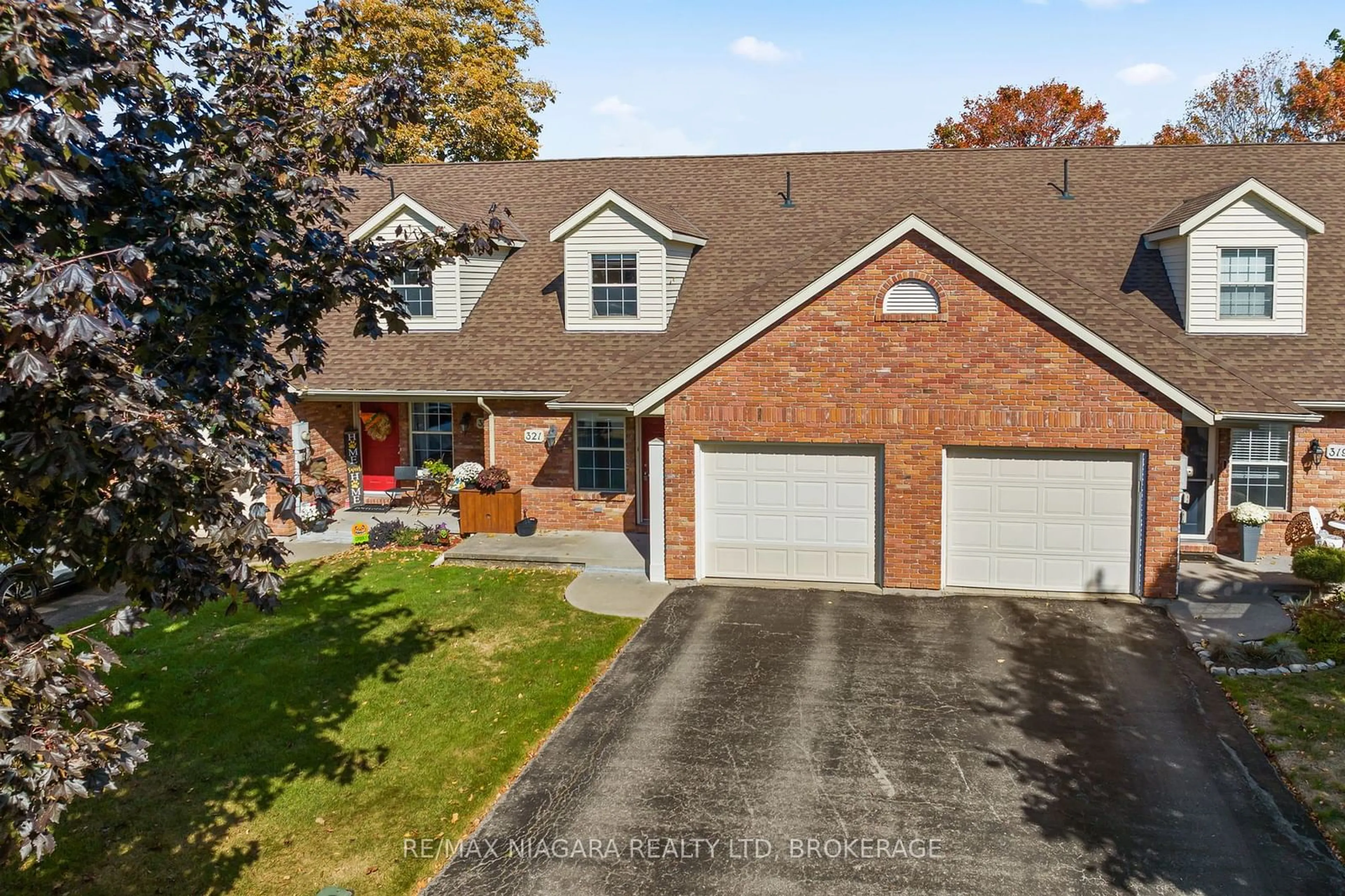 Home with brick exterior material, street for 321 Elgin St, Port Colborne Ontario L3K 6A2