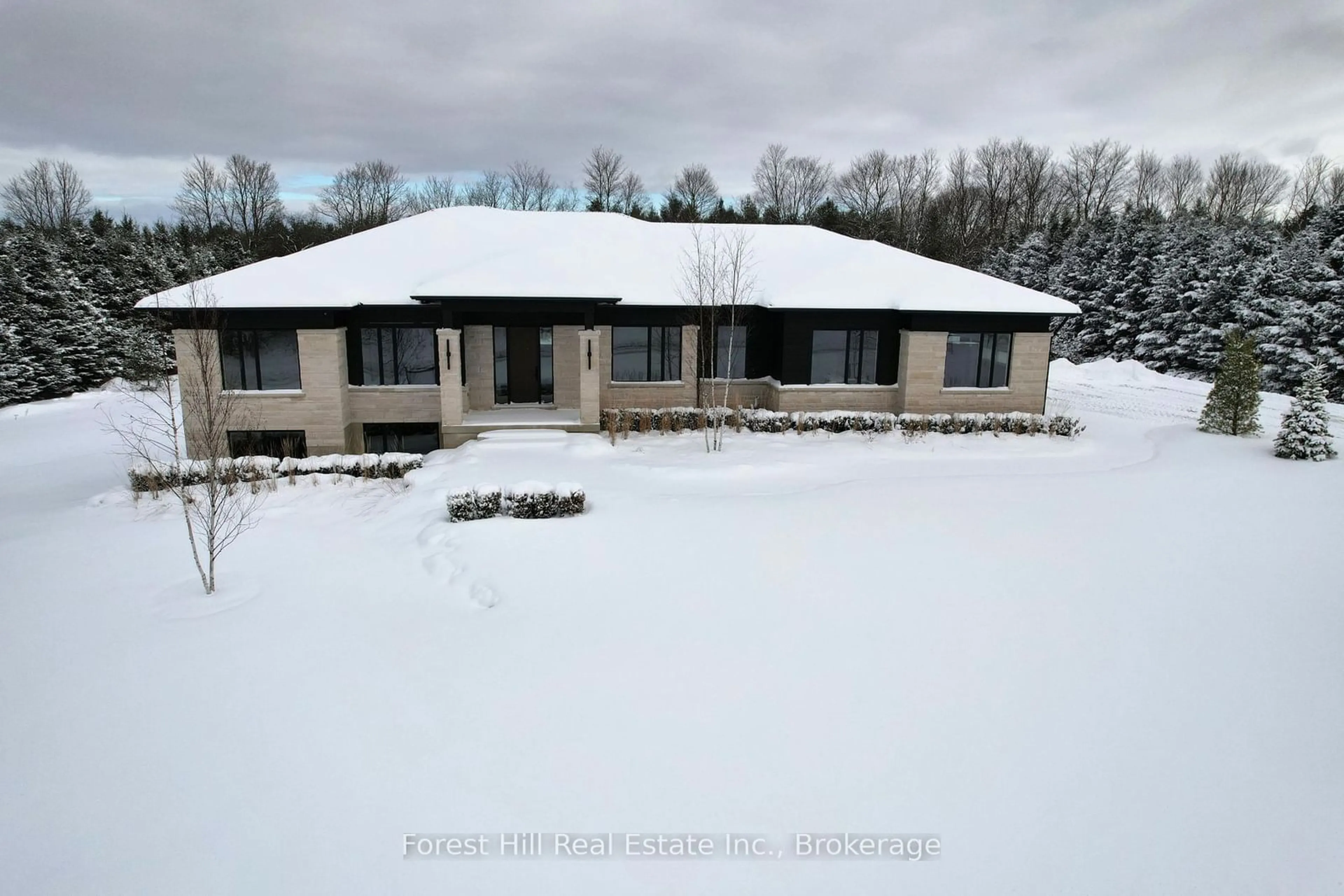 A pic from outside/outdoor area/front of a property/back of a property/a pic from drone, building for 147 Blue Jay Cres, Grey Highlands Ontario N0C 1H0