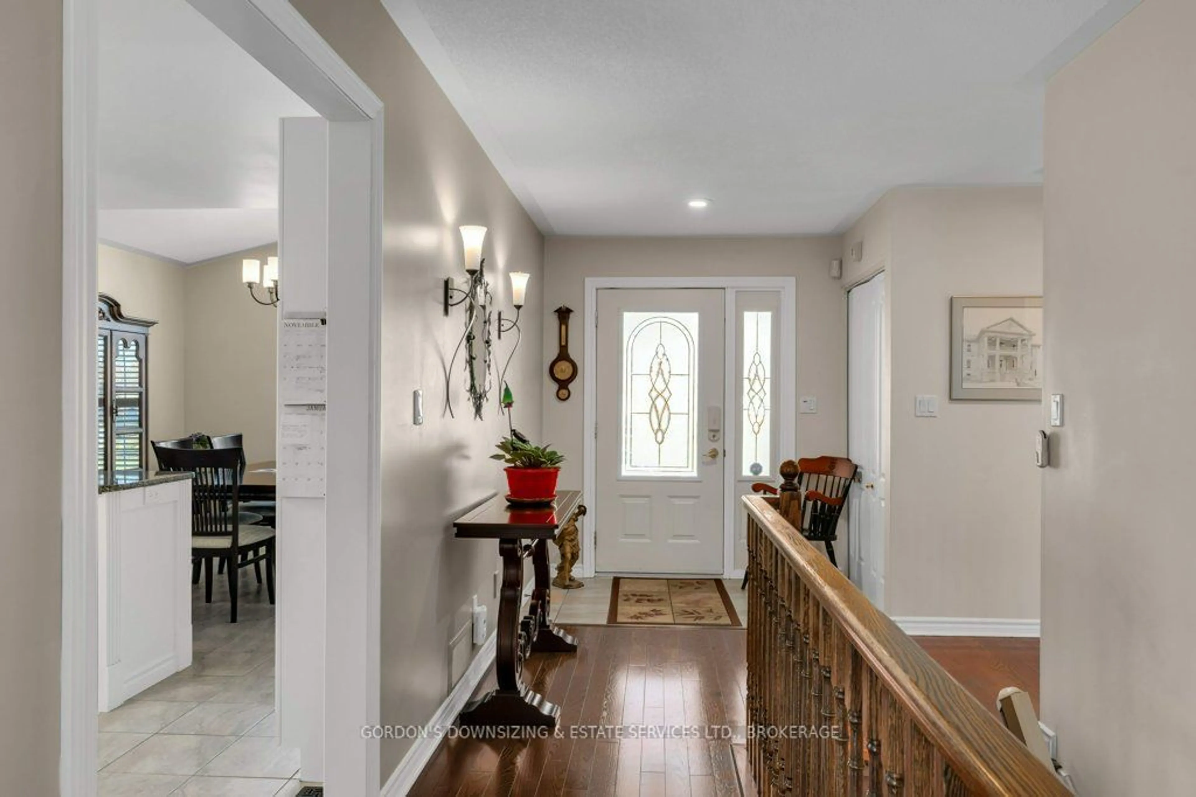 Indoor entryway for 593 Roosevelt Dr, Kingston Ontario K7M 8T7