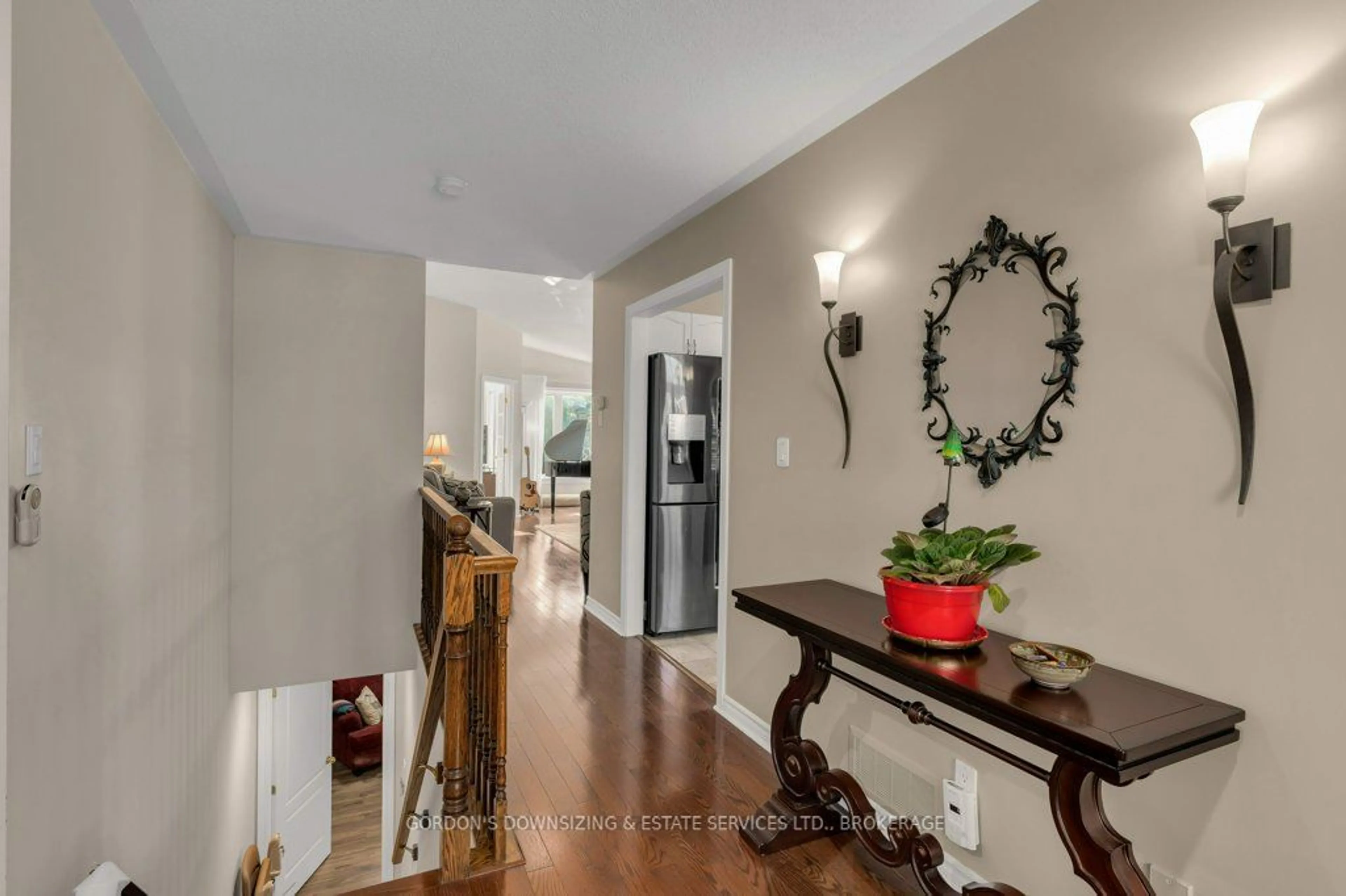 Indoor entryway for 593 Roosevelt Dr, Kingston Ontario K7M 8T7