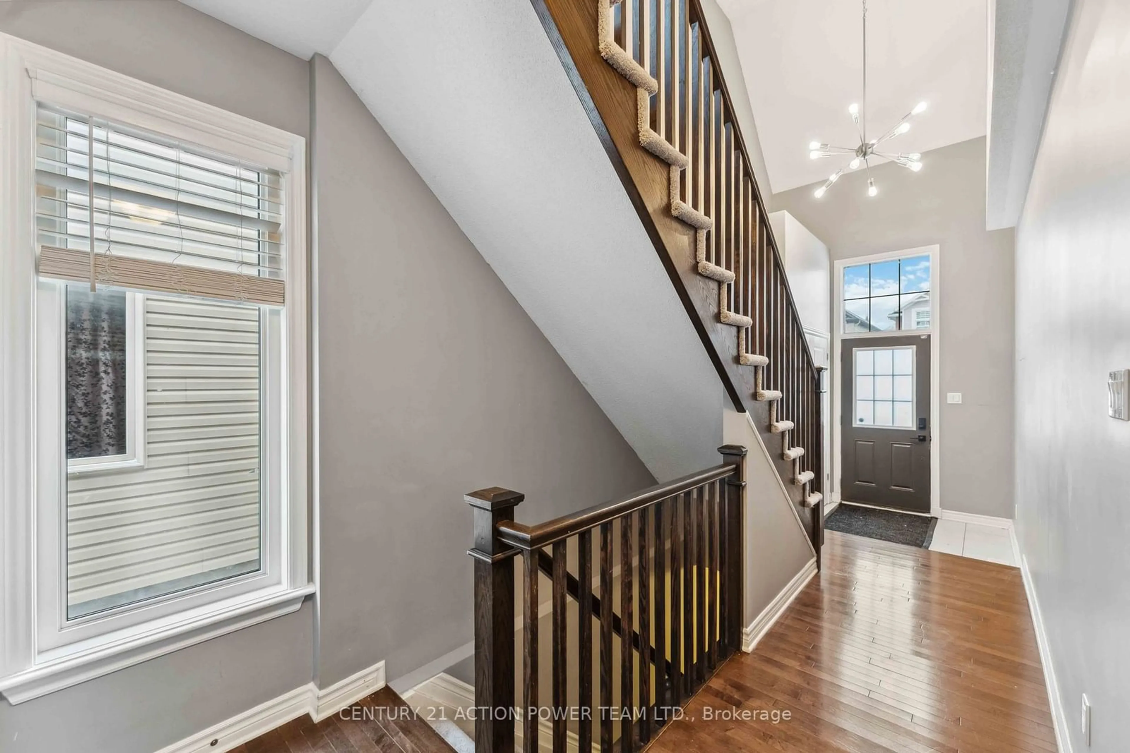 Indoor entryway for 831 Contour St, Orleans - Convent Glen and Area Ontario K1W 0G6