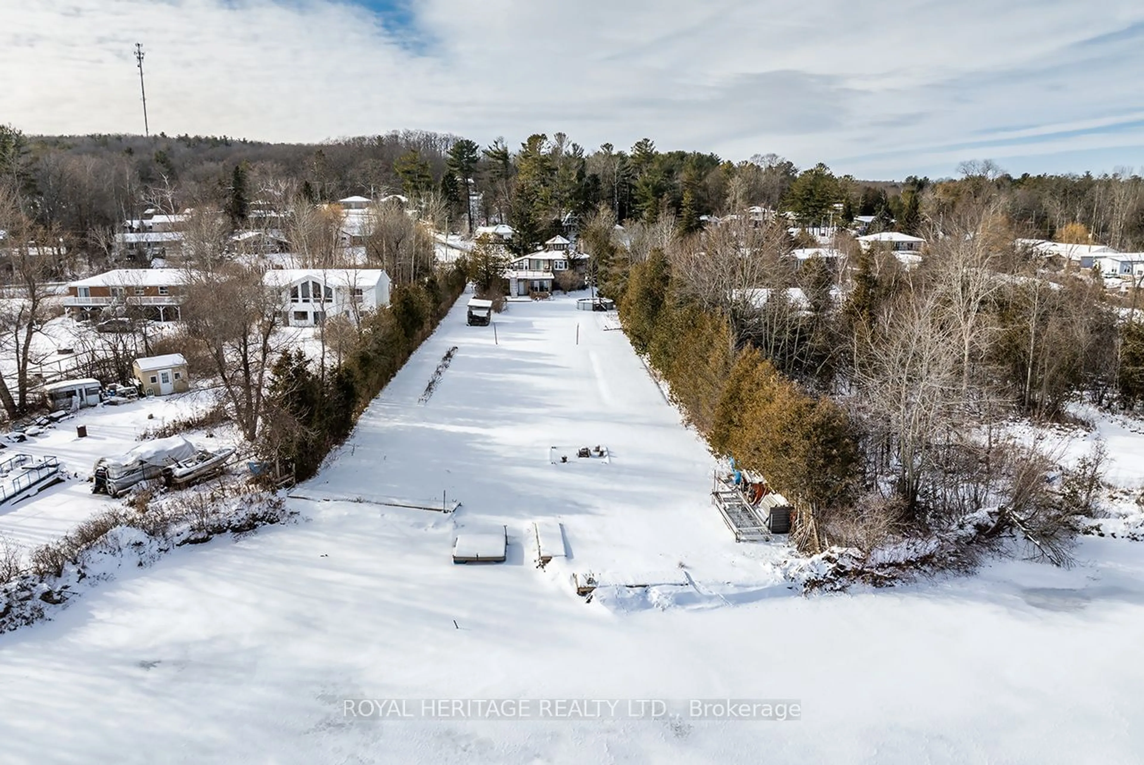 A pic from outside/outdoor area/front of a property/back of a property/a pic from drone, unknown for 5225 Rice Lake Dr, Hamilton Township Ontario K0L 1E0