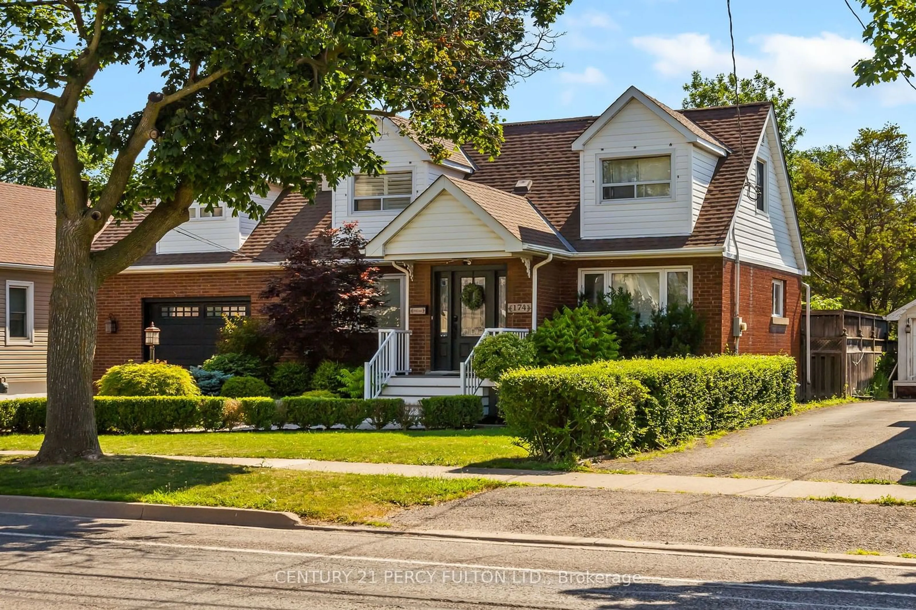 Home with brick exterior material, street for 174 Louth St, St. Catharines Ontario L2S 2R3