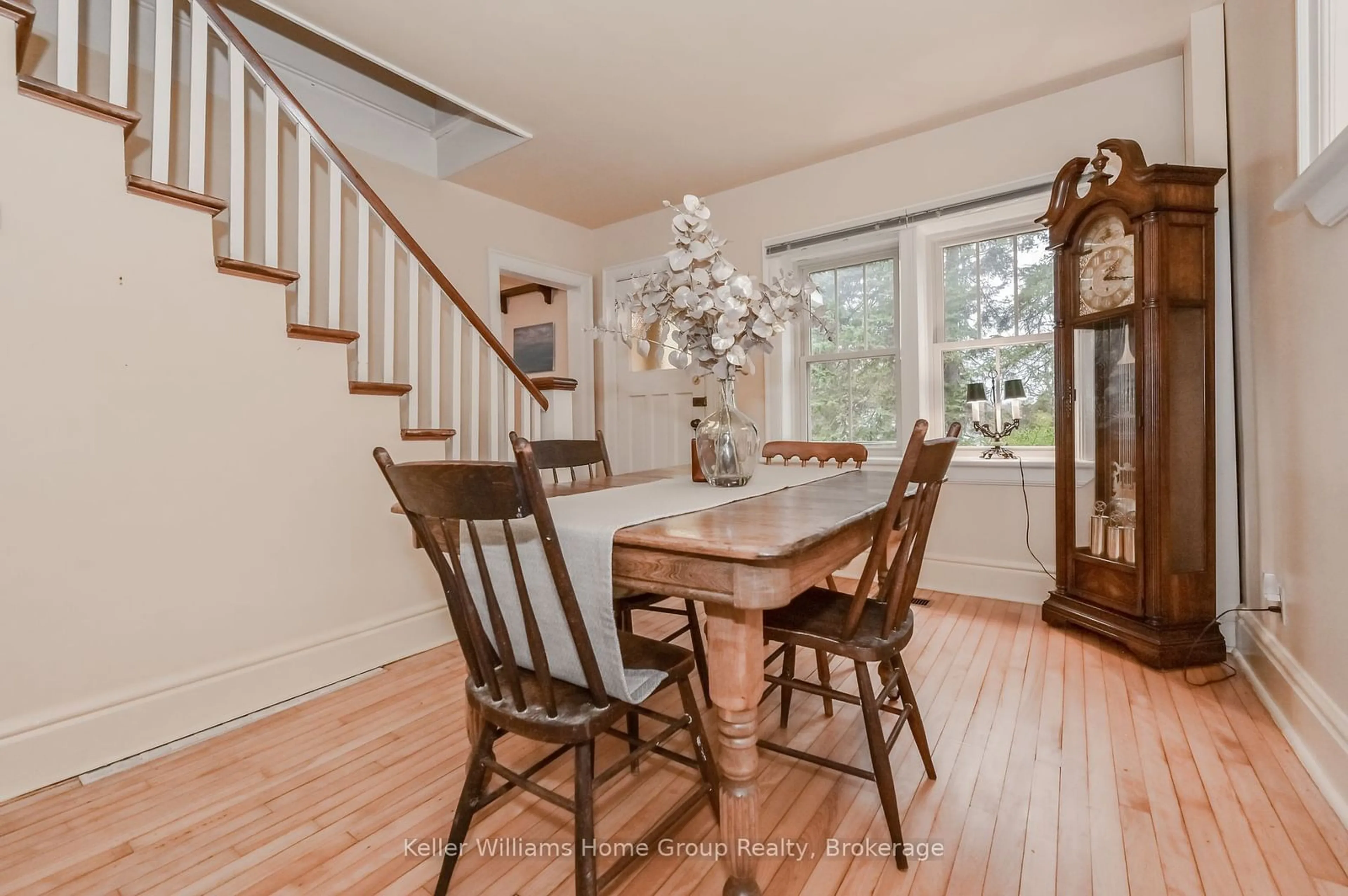 Dining room, wood/laminate floor for 45 Water St, Centre Wellington Ontario N0B 1S0