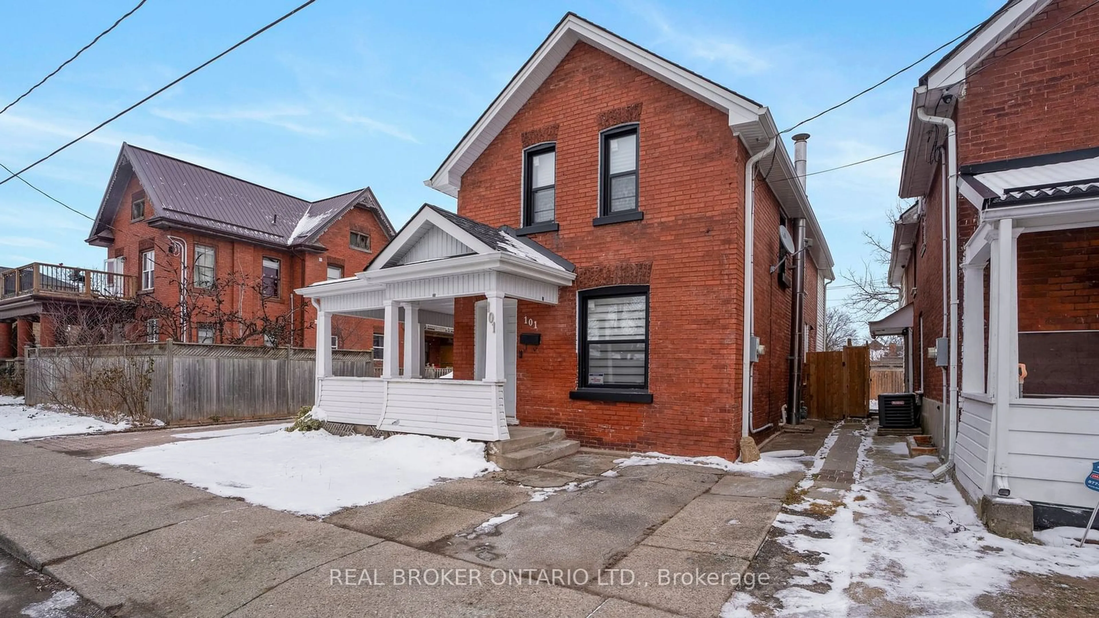 Home with brick exterior material, street for 101 Murray St, Brantford Ontario N3S 5P3