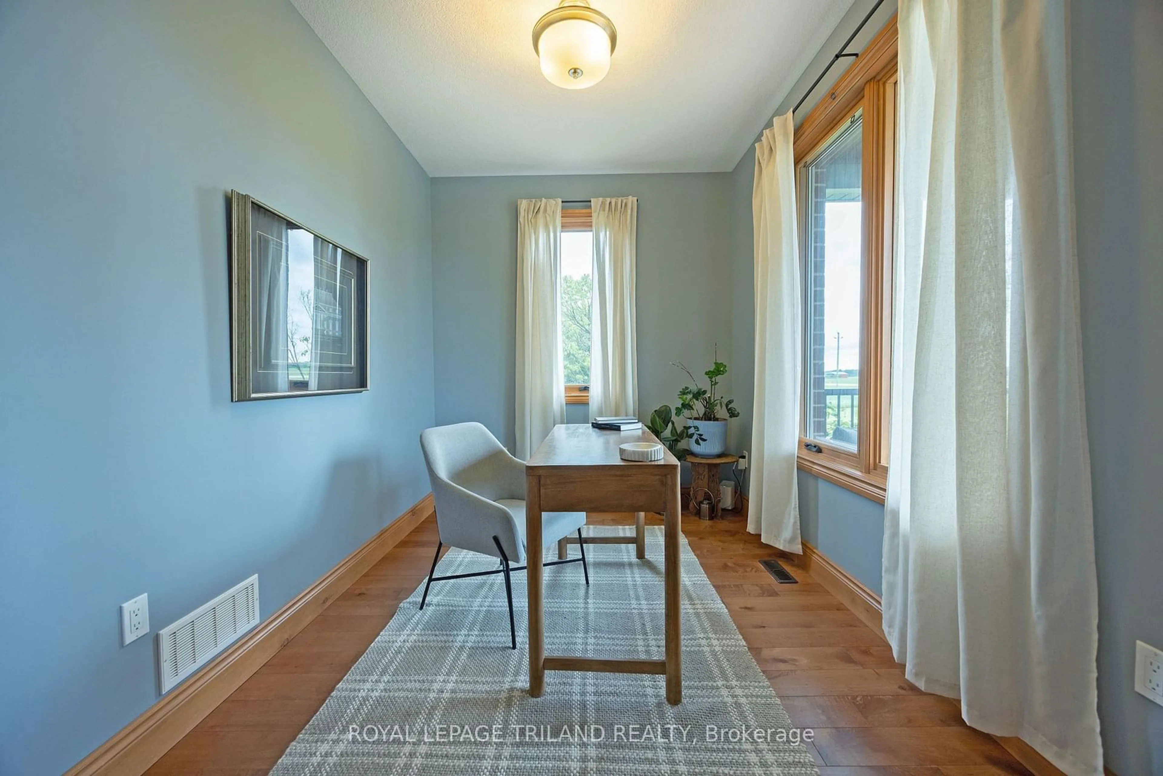 Dining room, wood/laminate floor for 39564 Fingal Line, Southwold Ontario N5P 3S5