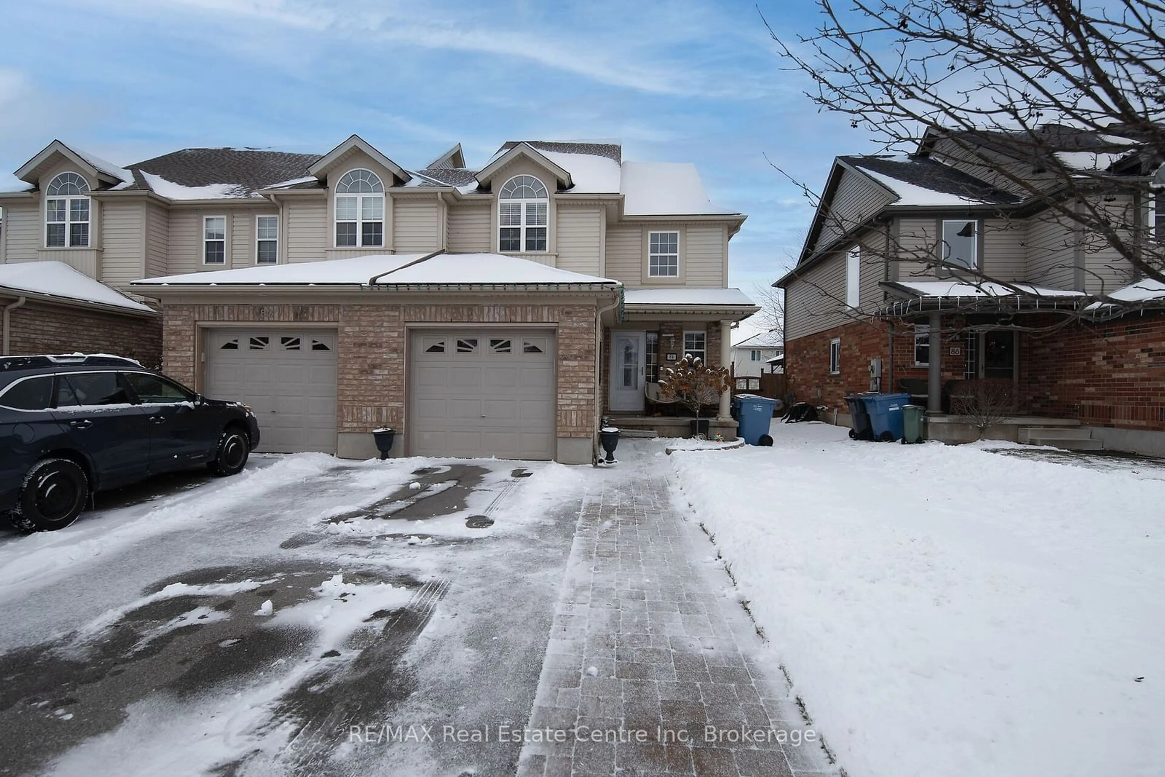 A pic from outside/outdoor area/front of a property/back of a property/a pic from drone, street for 84 WILTON Rd, Guelph Ontario N1E 7L7