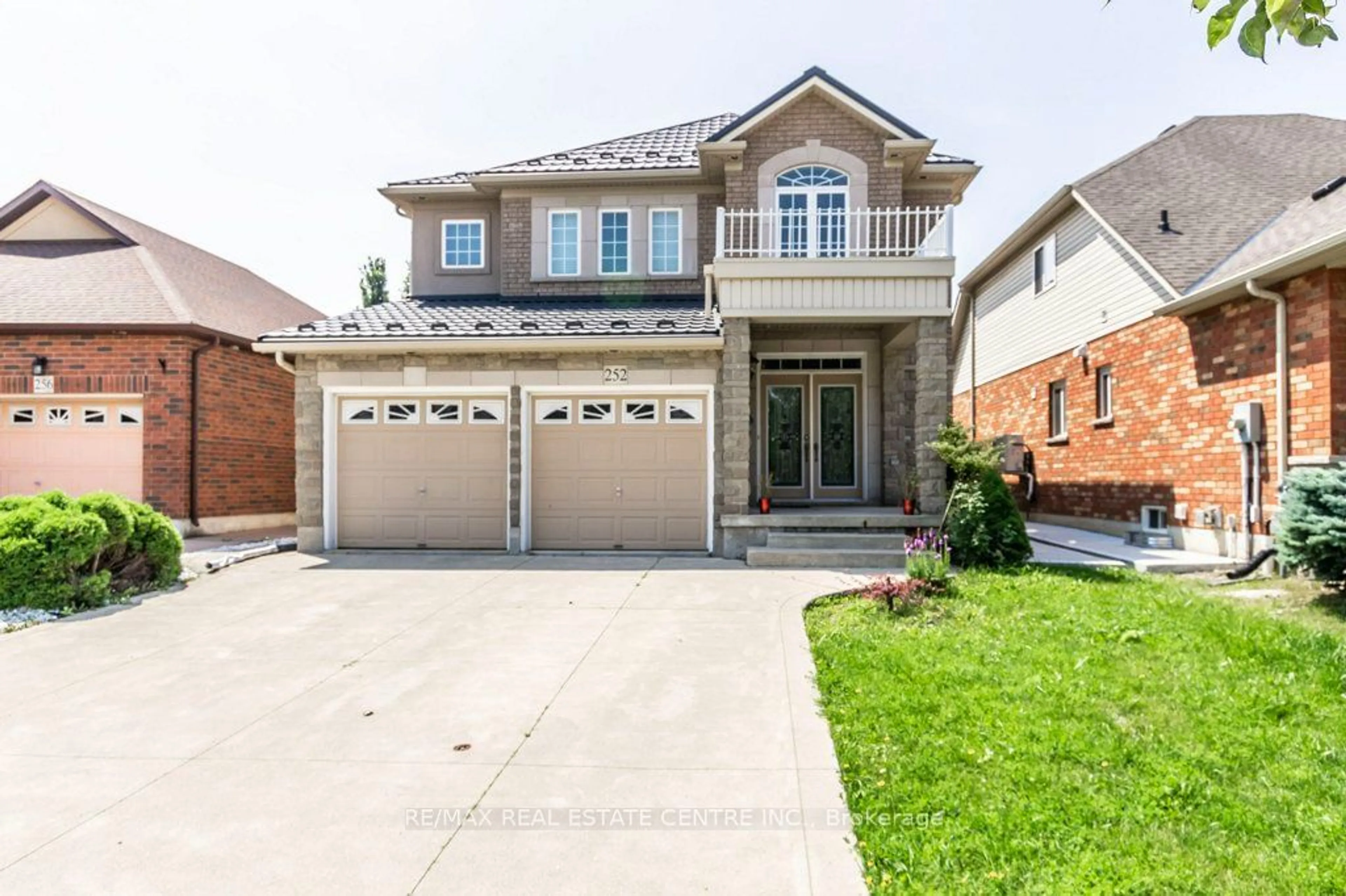 Home with brick exterior material, street for 252 Thorner Dr, Hamilton Ontario L8V 2M7