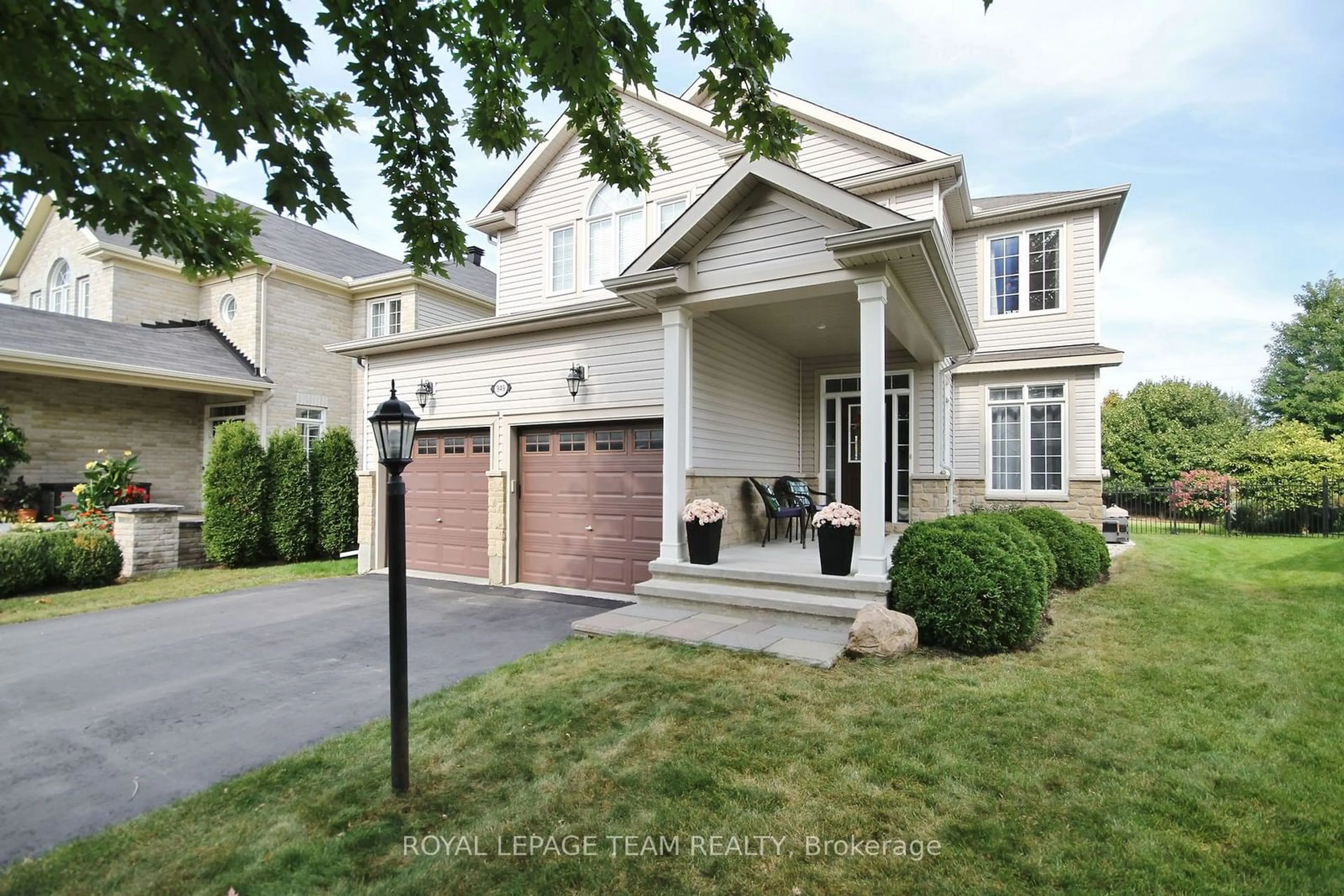 Home with brick exterior material, street for 949 Rossburn Cres, Barrhaven Ontario K2J 0Y5