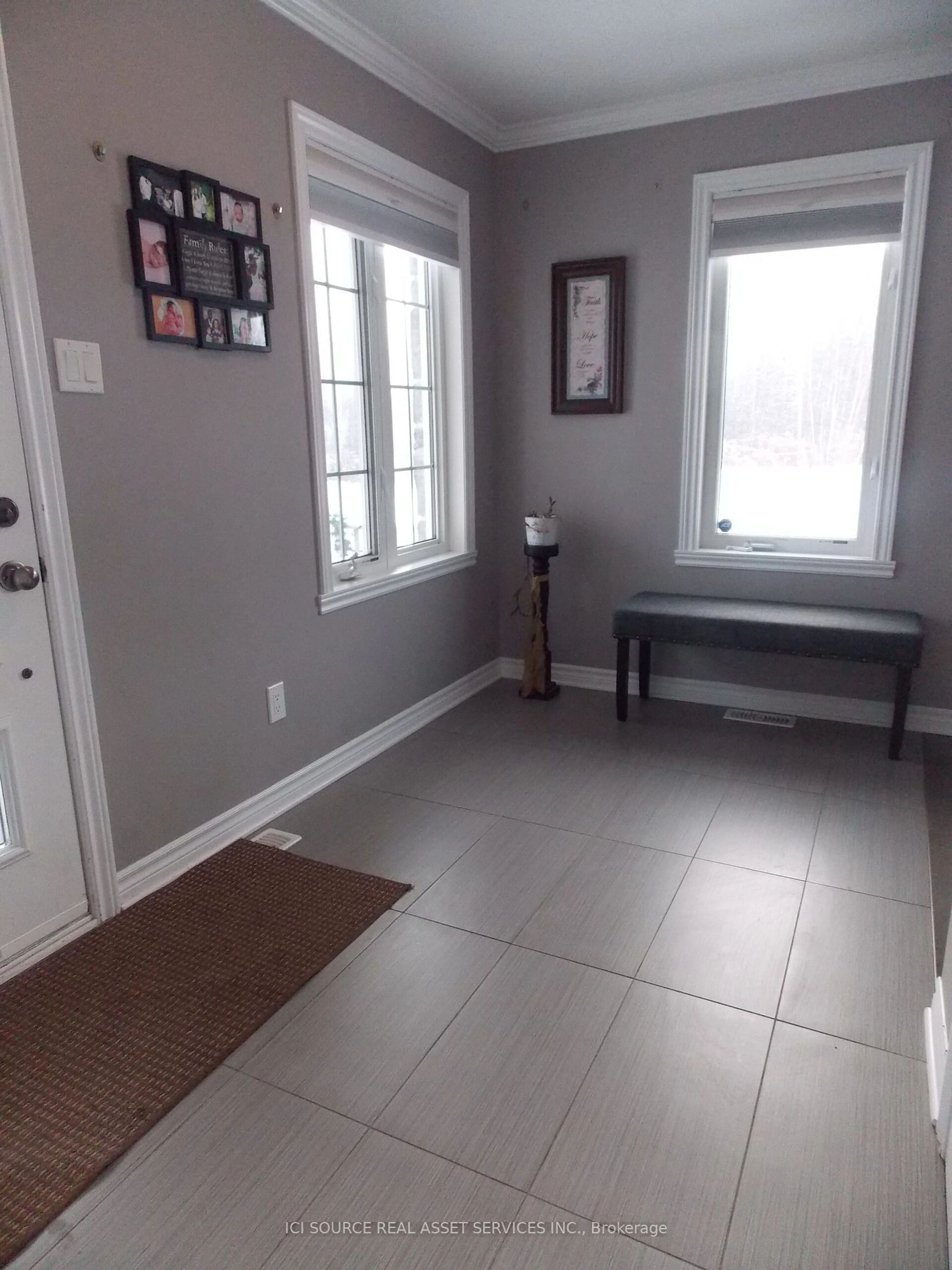 Indoor entryway for 856 Oceane St, The Nation Ontario K0A 2M0