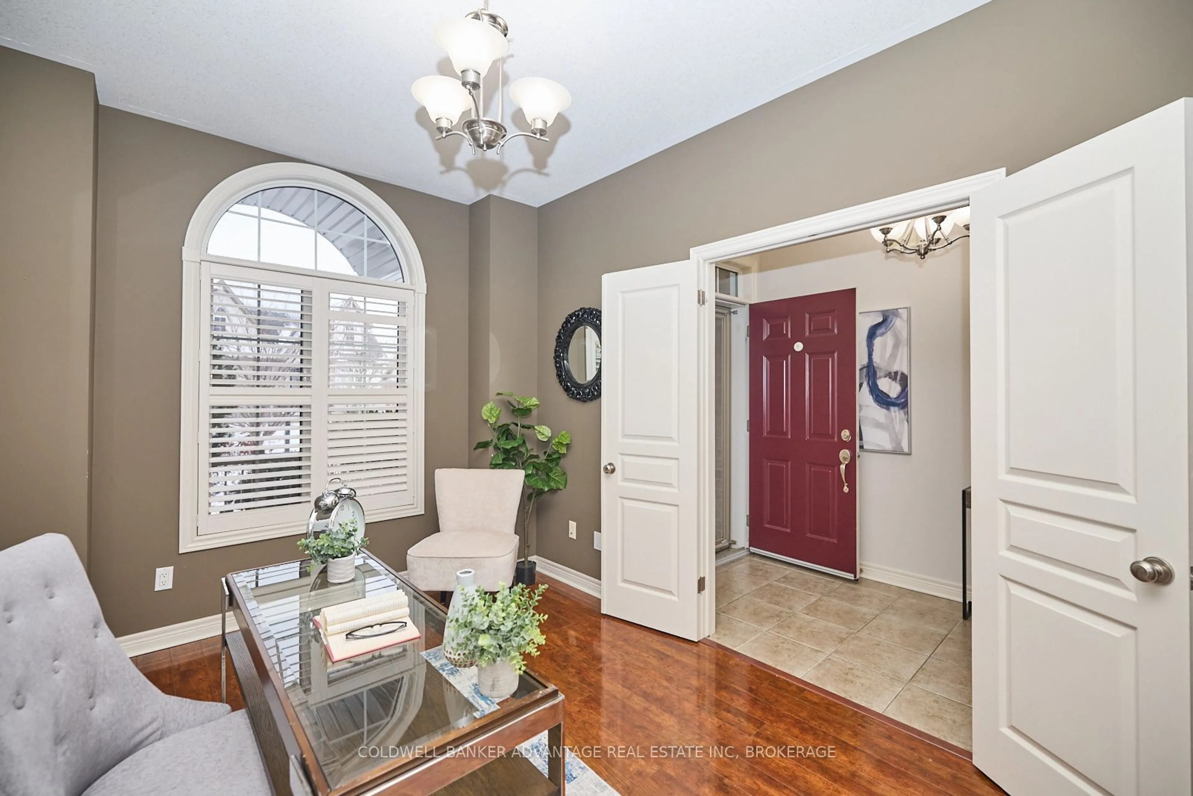 Indoor entryway for 76 Aaron Tr, Welland Ontario L3B 6G4