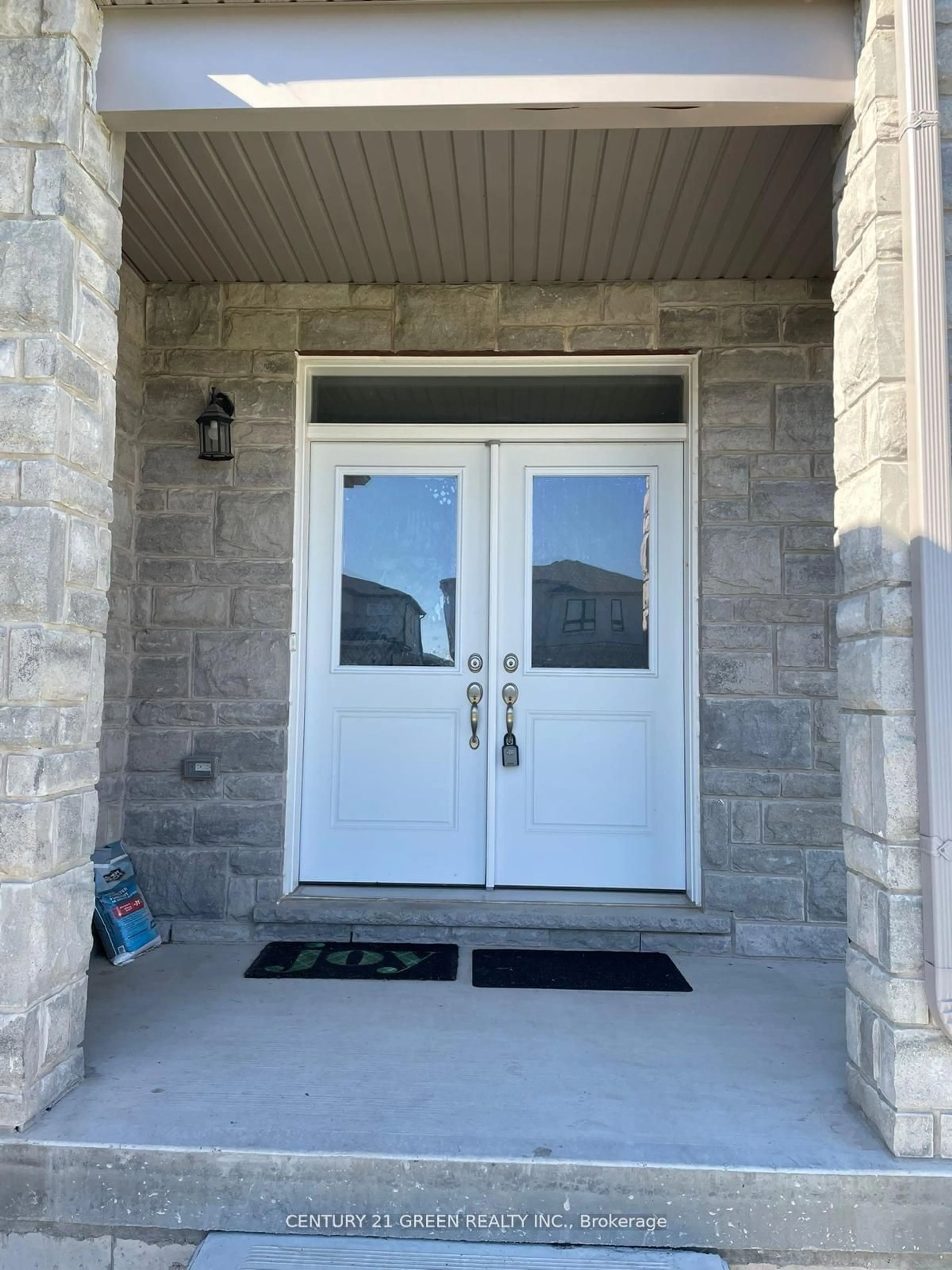 Indoor entryway for 7884 Seabiscuite Dr, Niagara Falls Ontario L2H 3T9