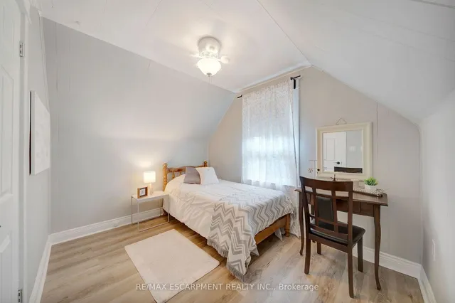Additional property image - 98 Cope St