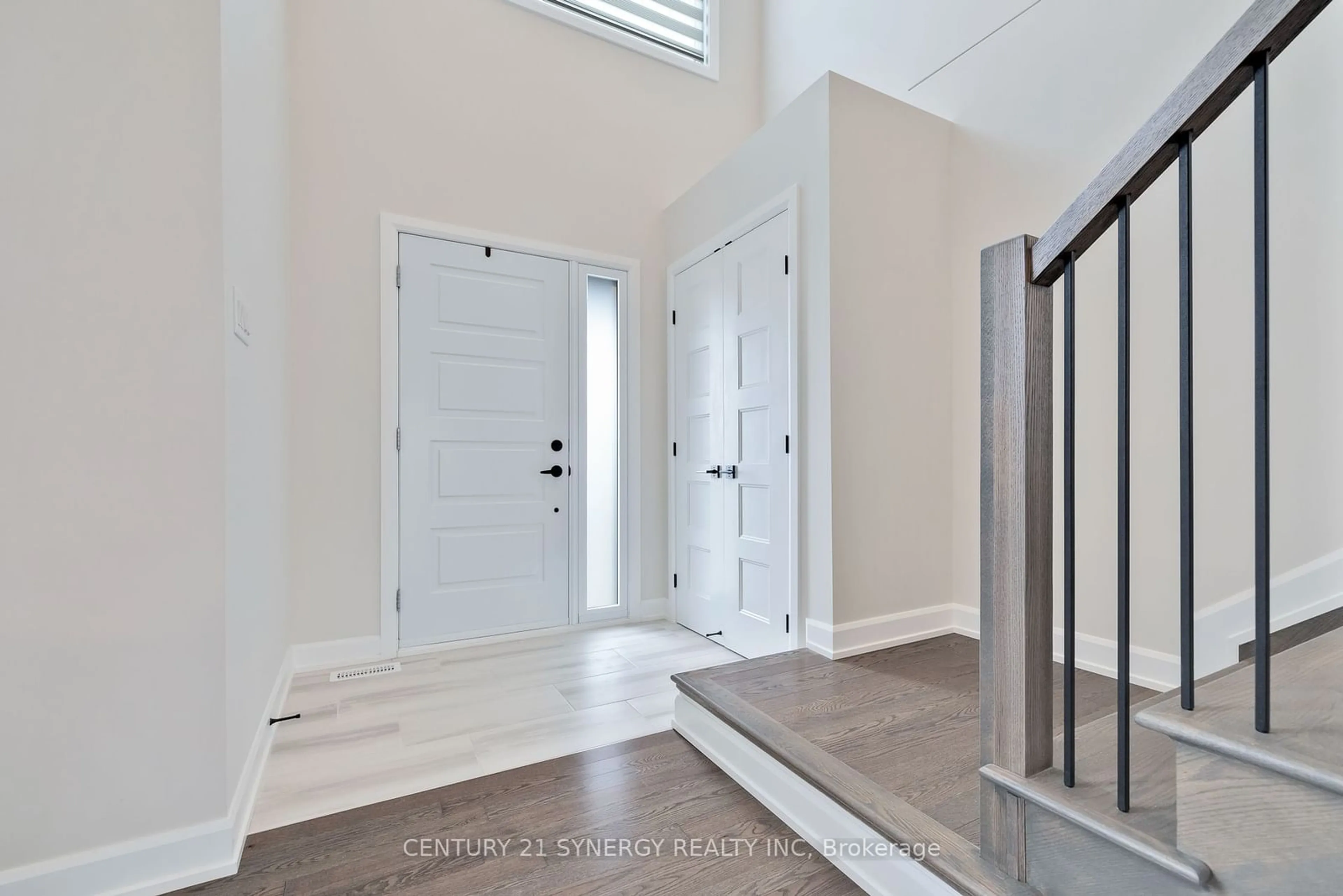 Indoor entryway for 63 Rutile St, Clarence-Rockland Ontario K4K 0L4