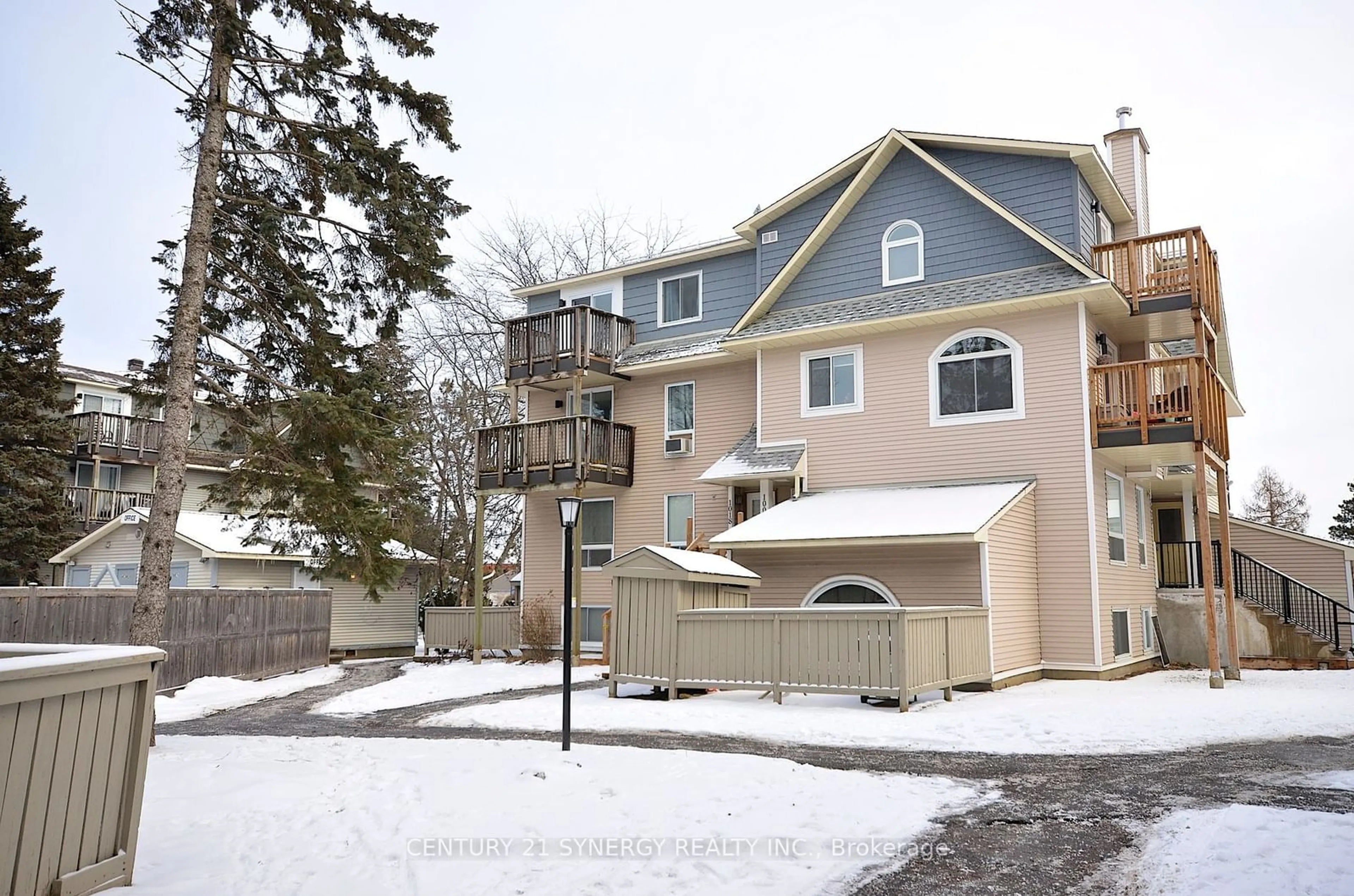 Patio, street for 1018 Tanguay Crt, Kanata Ontario K2L 3X6