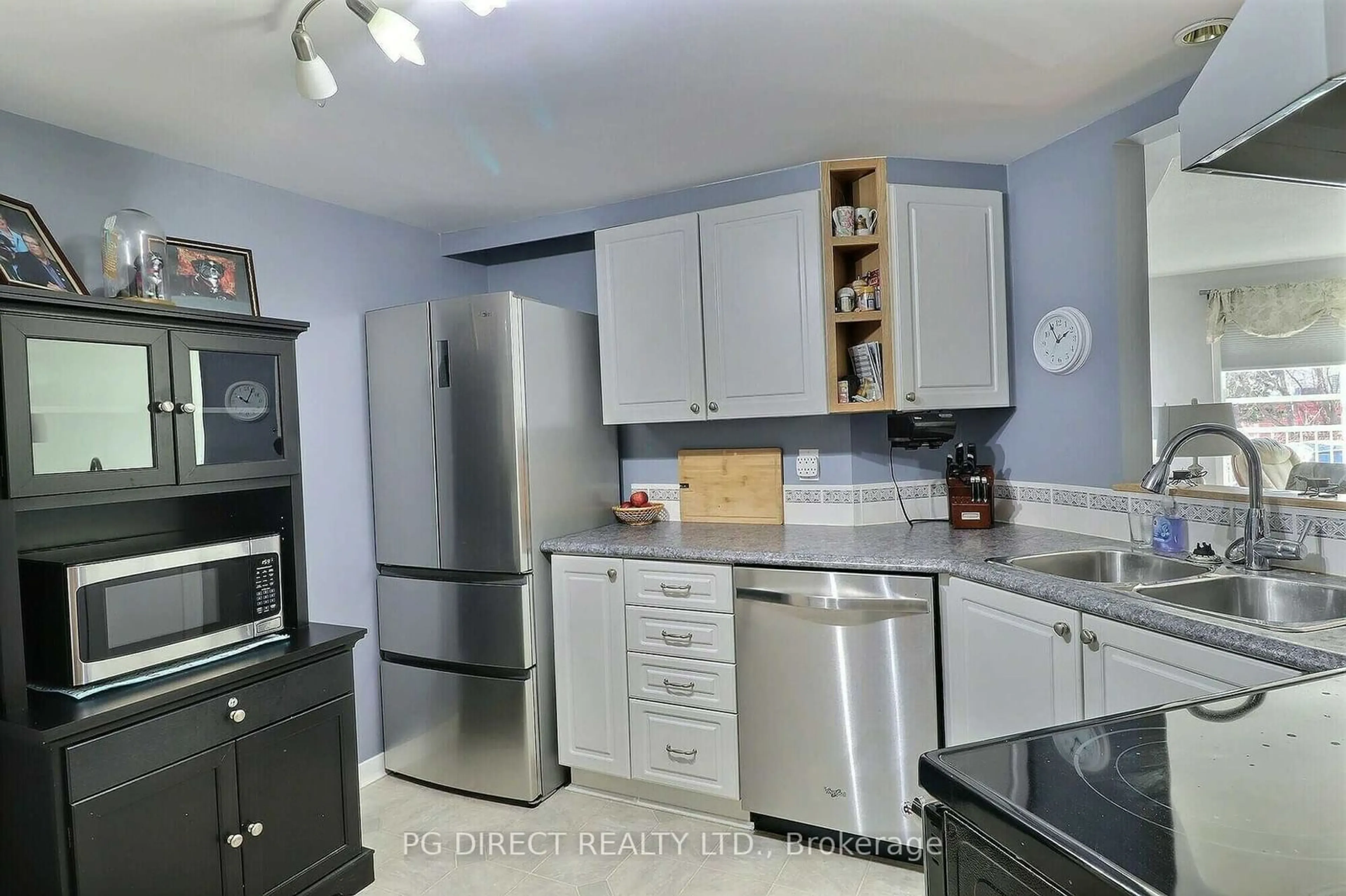 Standard kitchen, unknown for 274 Ormond St #202, Brockville Ontario K6V 6Z7