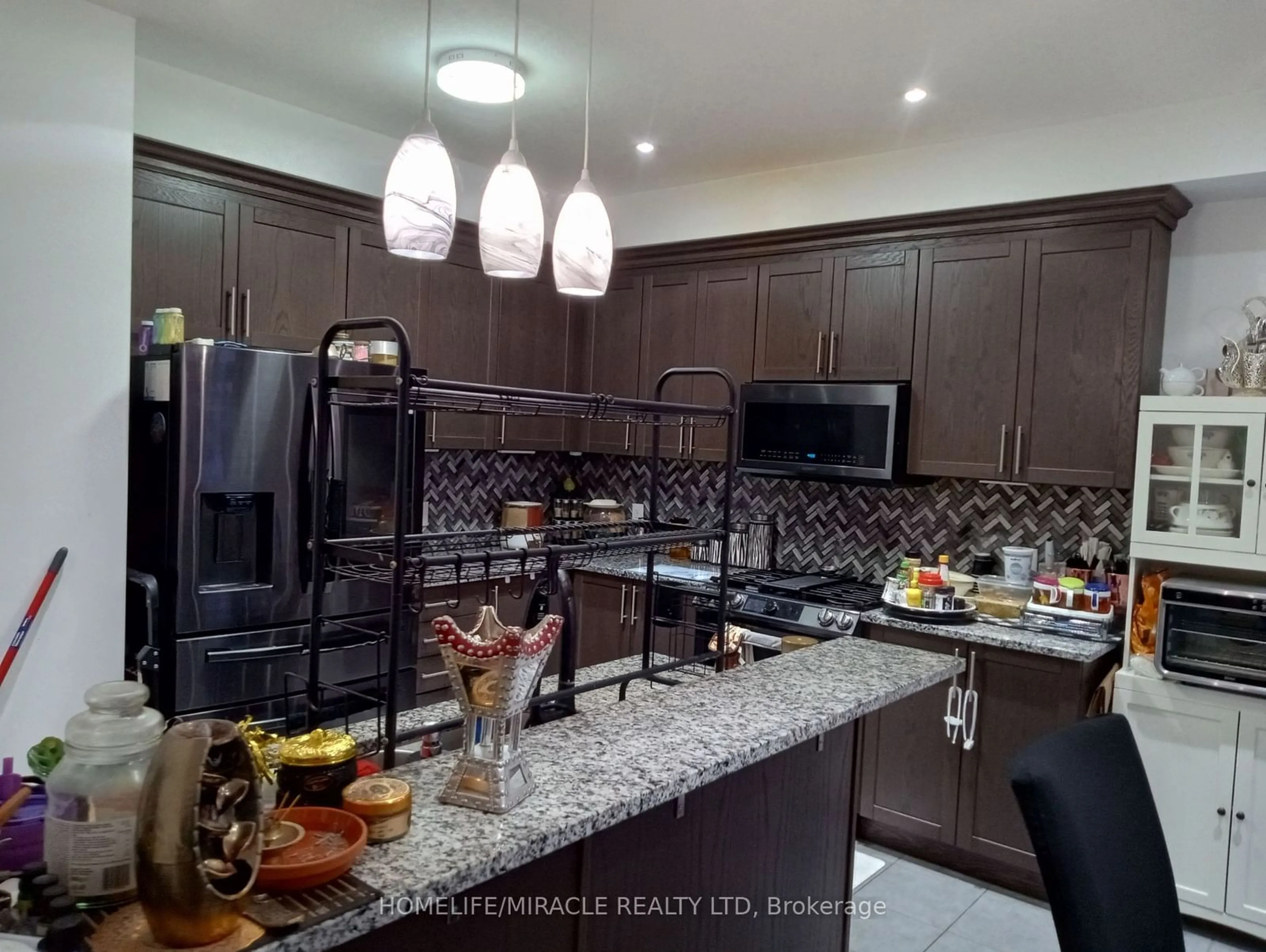 Open concept kitchen, ceramic/tile floor for 421 Freure Dr, Cambridge Ontario N1S 0B4