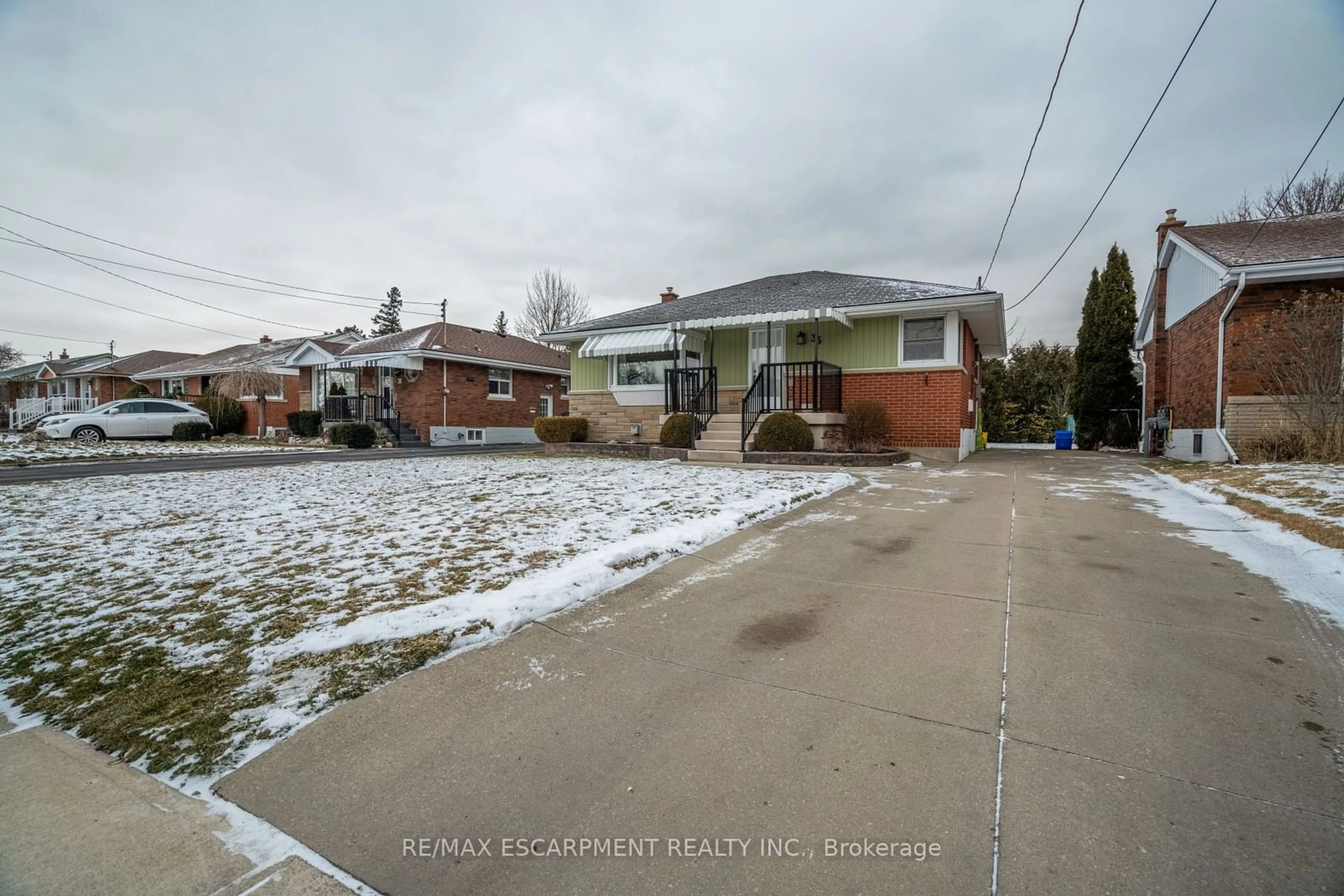 Unknown for 35 Wildewood Ave, Hamilton Ontario L8T 1X4